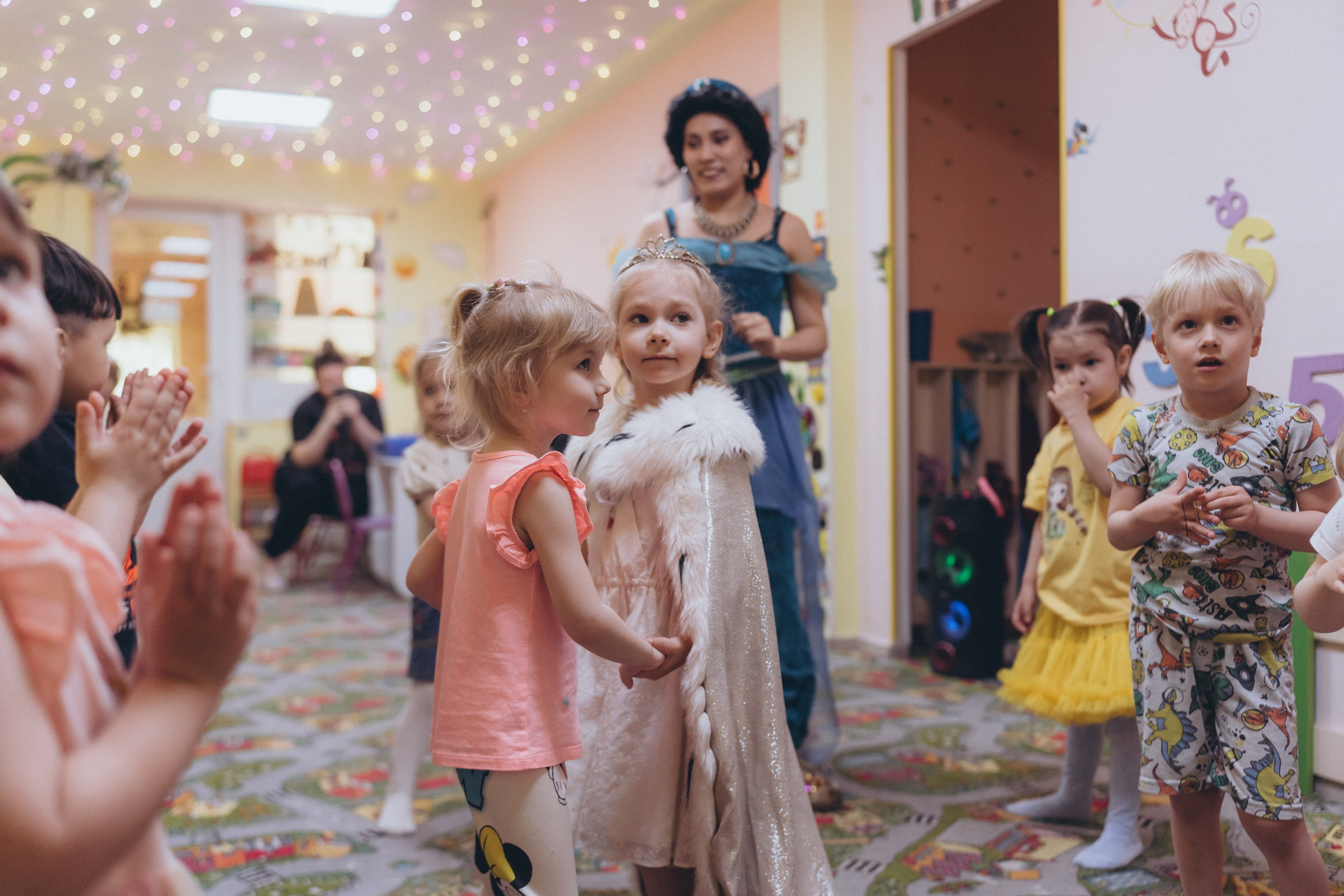 День рождения Алисы (садик). Крис Богомазова