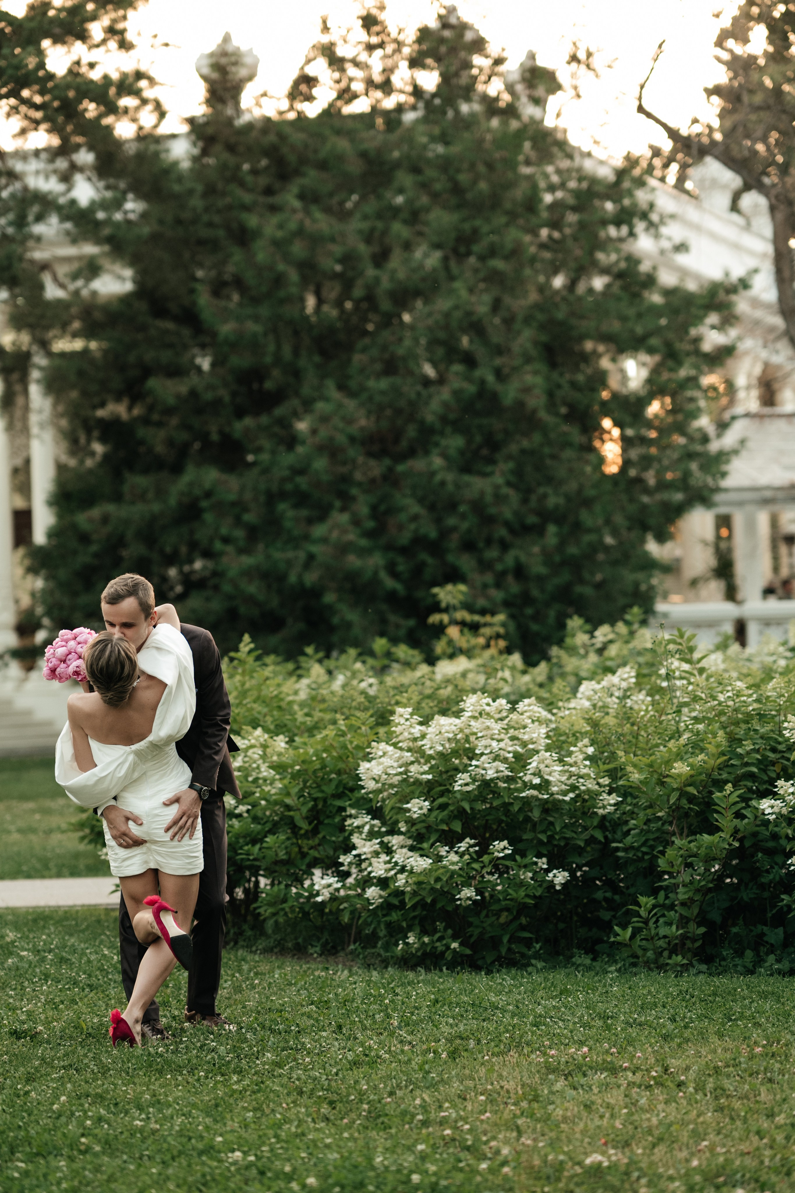 Ресторан Домик в саду, ВДНХ. Свадебный фотограф Москва Александра Аверкова
