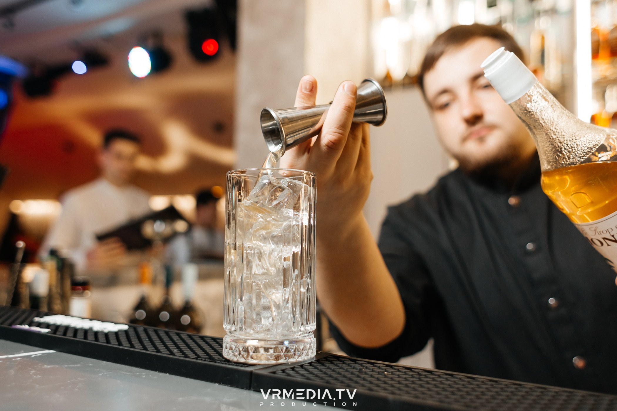 Открытие караоке-зала в «Империи»