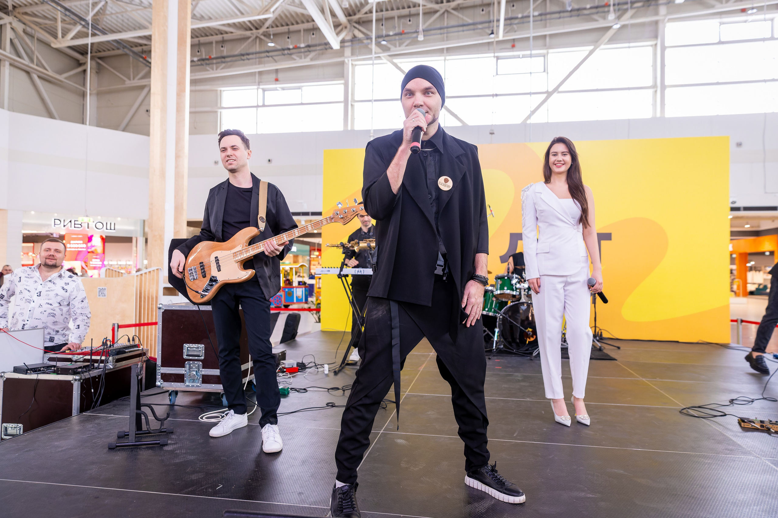 Фото отчет с мероприятия ТЦ Мега 12 лет. Фотограф в Самаре Максим Тырин