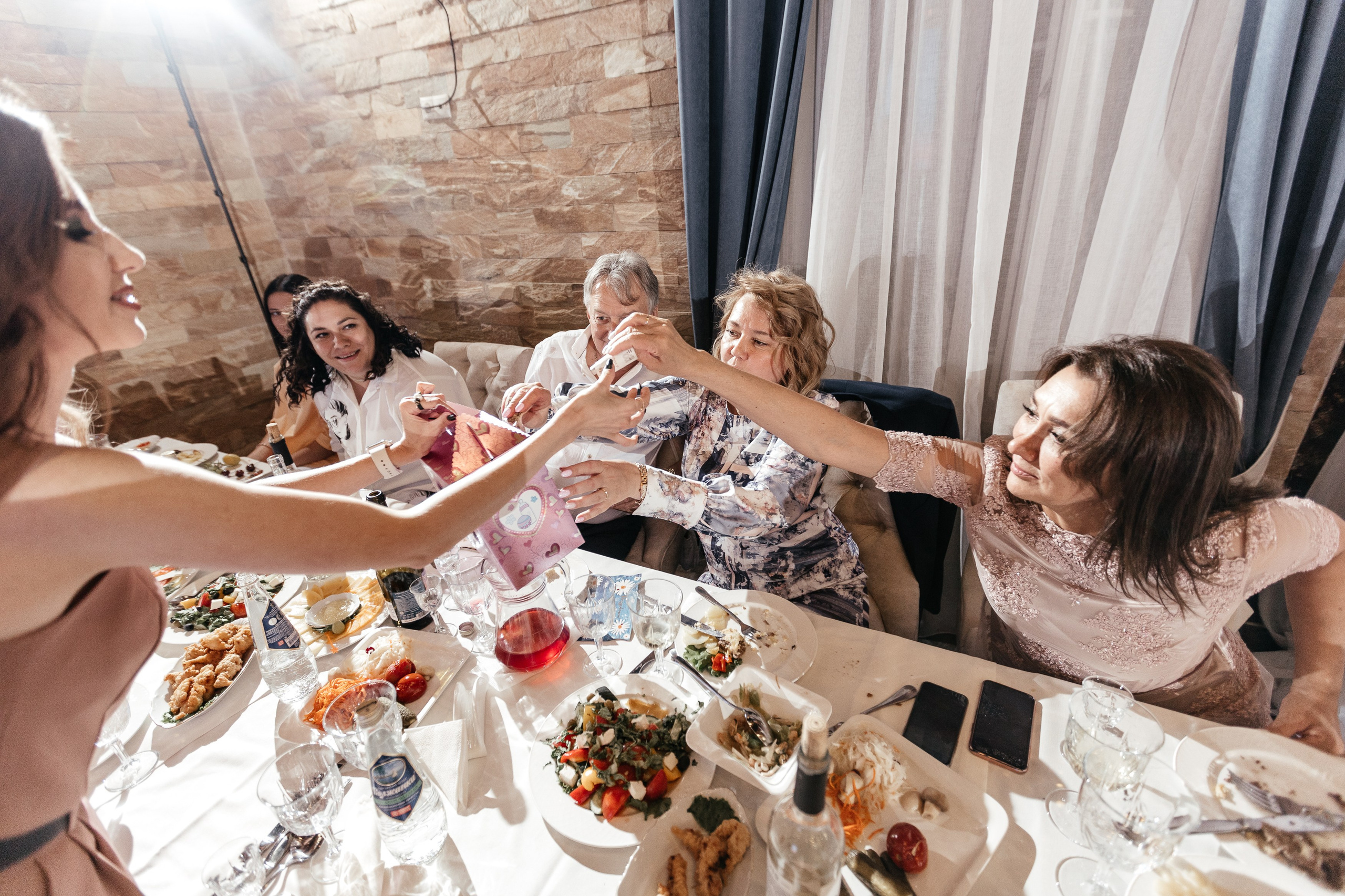 Свадебный фотограф Уфа — Руслан ГабдлисламовЖивые эмоции, красивые кадры, воспоминания на всю жизнь.Работаю по всей Республике Башкортоста. Свадебный фотограф Уфа Руслан Габдлисламов