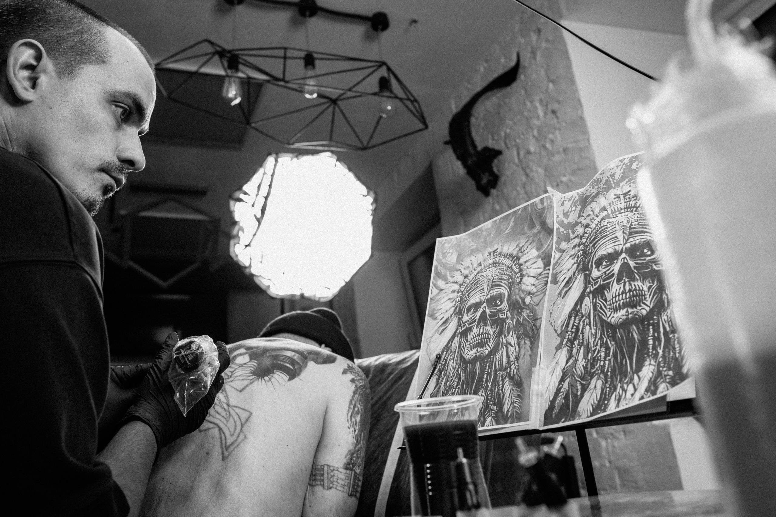 Тату-мастер. Роман Бочаров