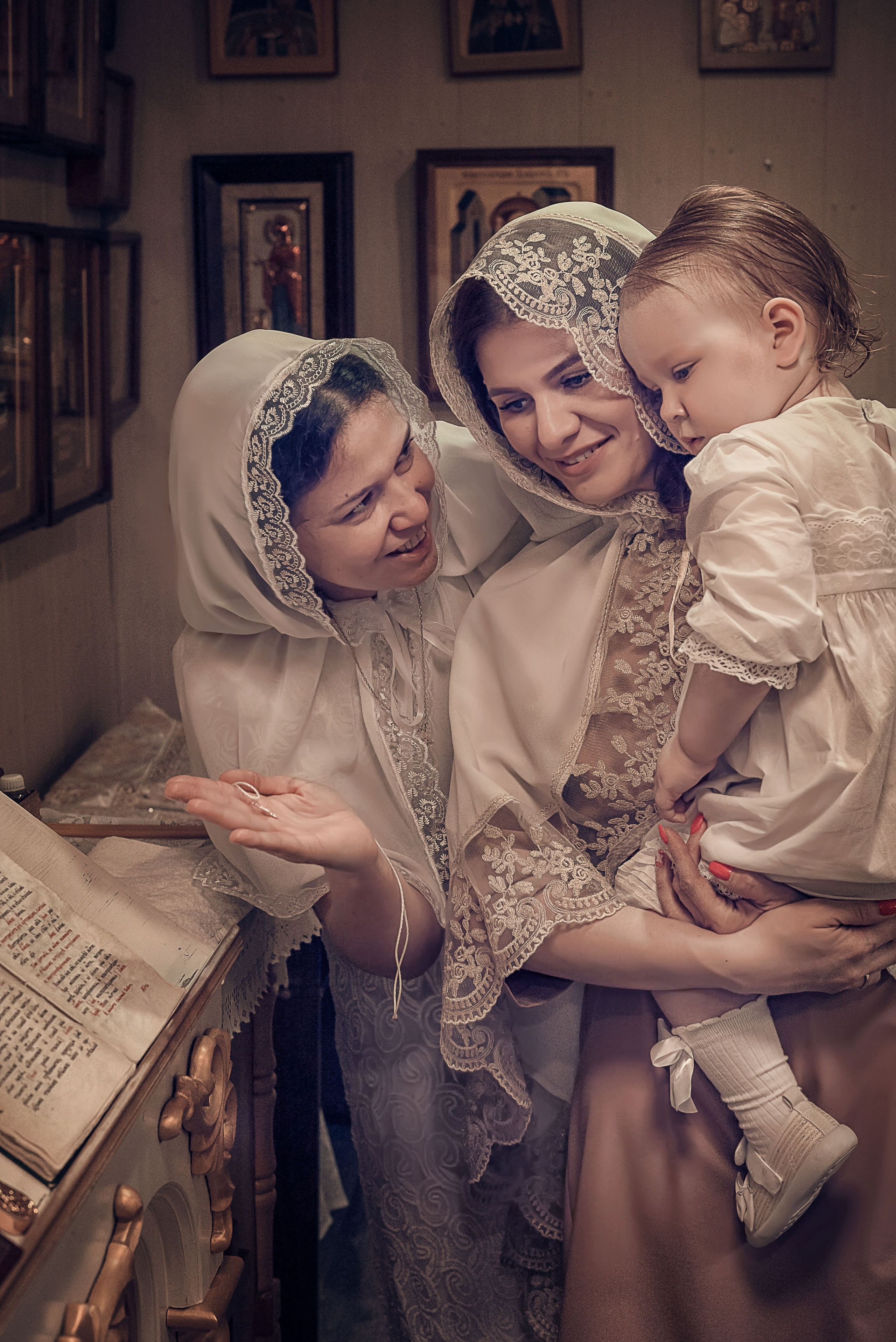 Сьемка крещения в Красноярске. Фотографы крещения/венчания  Красноярск Татьяна и Вячеслав Переваловы