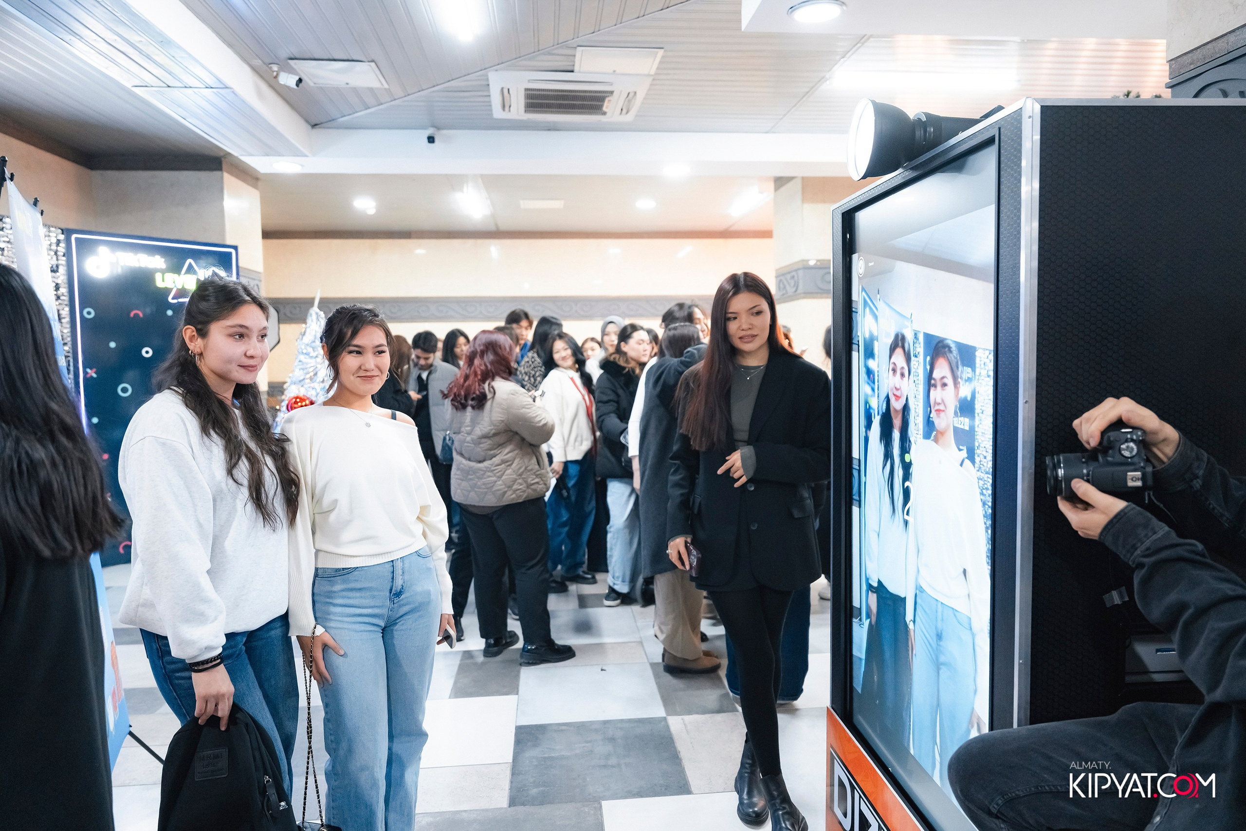 ЗИМНИЙ ФЕСТИВАЛЬ LEVEL UP. КИПЯТКОМ АЛМАТЫ! Фотосъемка мероприятий в Алматы