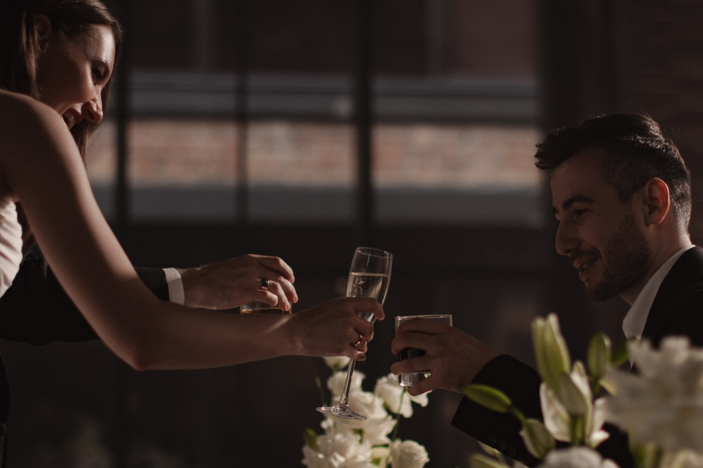 Собираемся на свадьбу вместе с фотосессией для двоих на утренние сборы. Свадебный, репортажный и портретный фотограф Сочи, Краснодар. Александра Зайцева