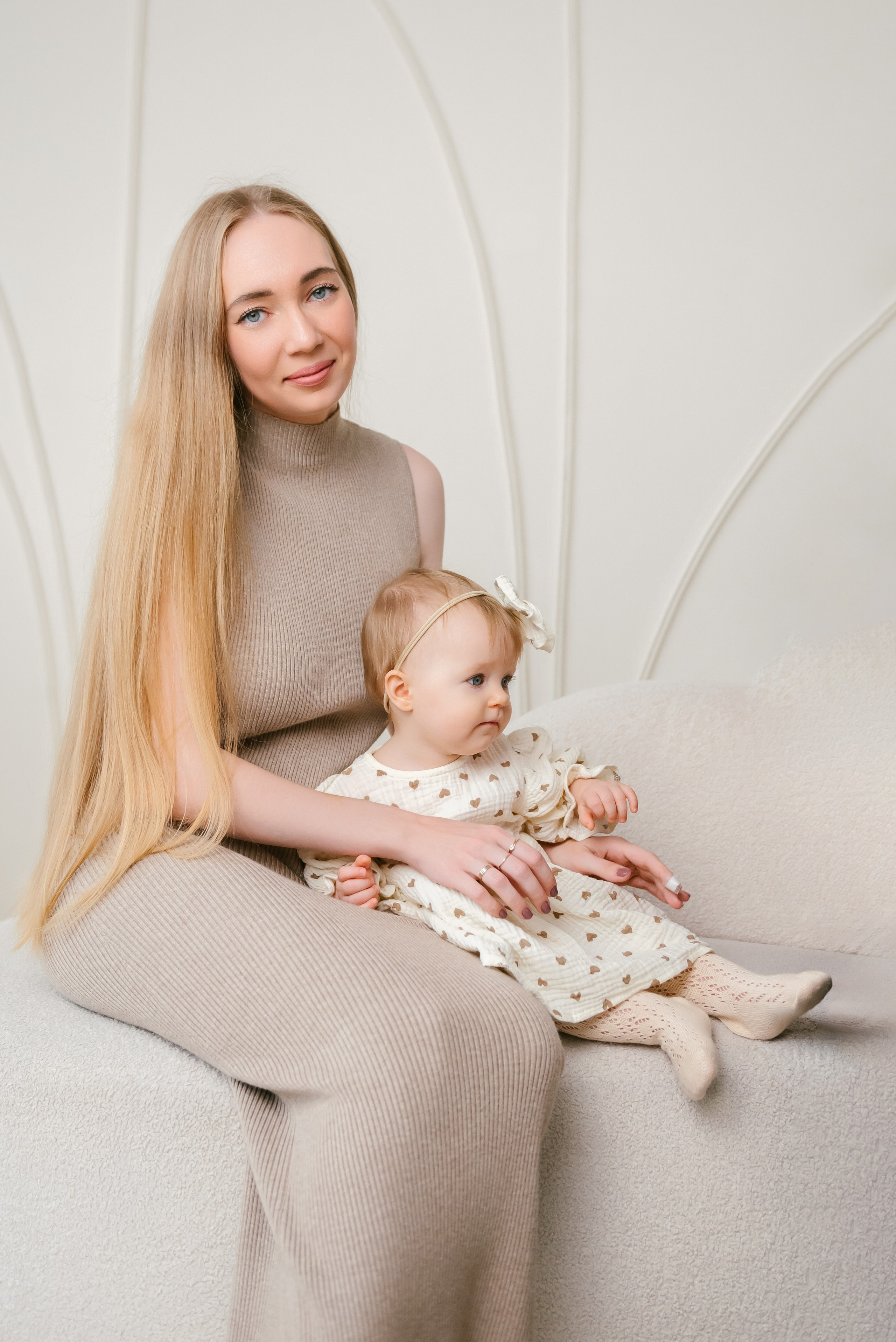 Семейная фотосессия в студии WOOD Кемерово