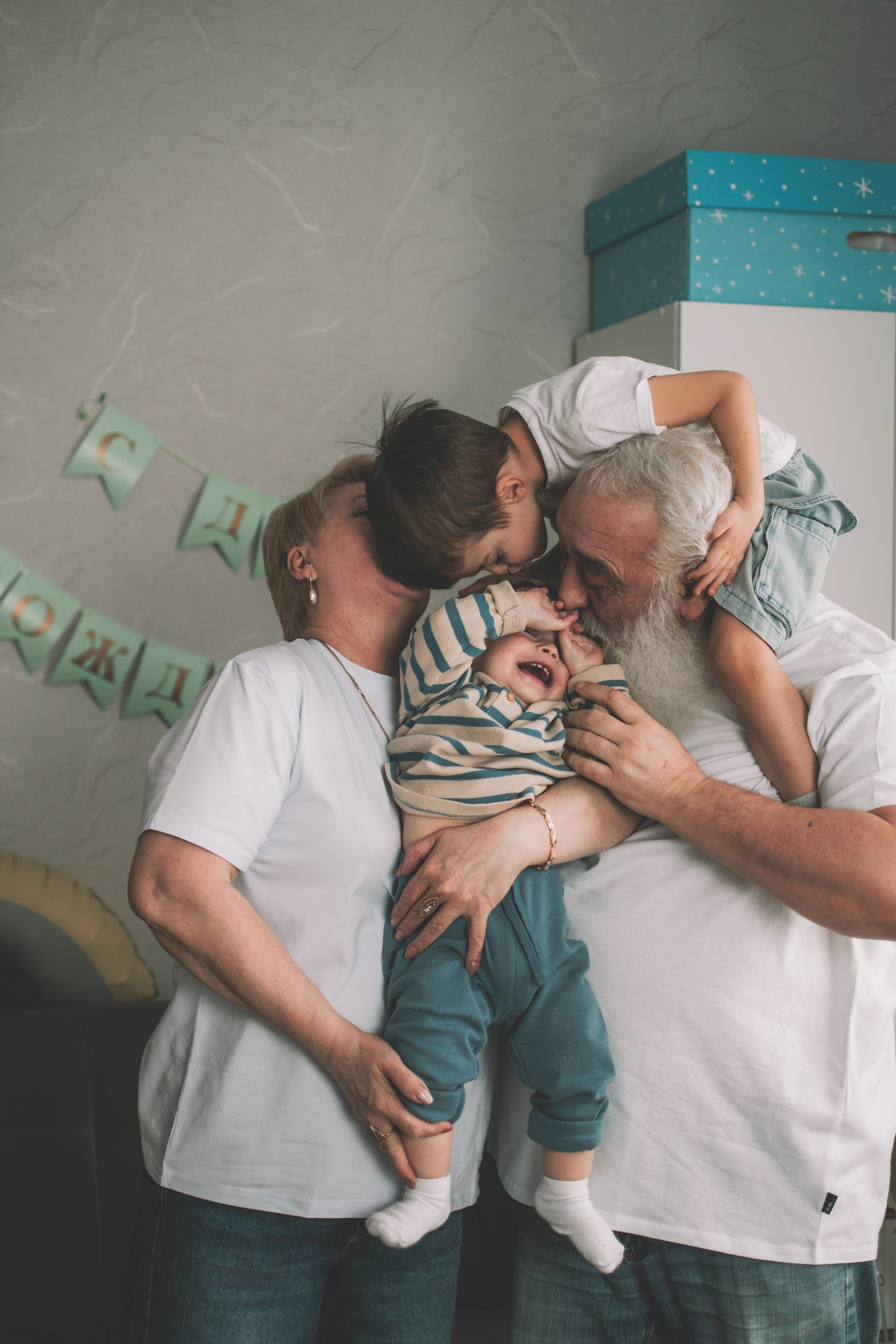 Годовасие в кругу семьи. Семейный и свадебный фотограф Губкинский и Ставрополь