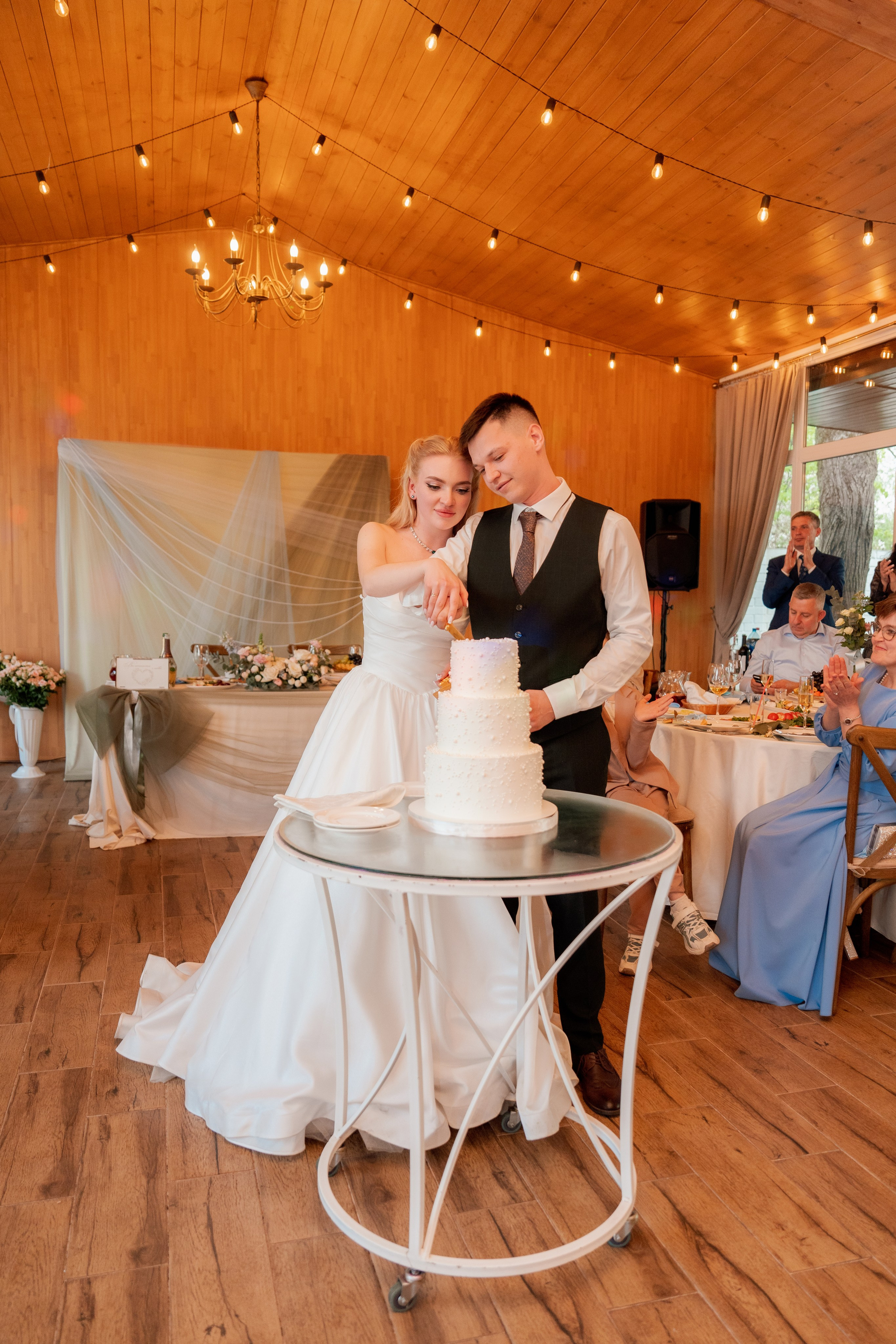 Алиса и Влад. Полный свадебный день (утро, усадьба, прогулка, выездная регистрация, банкет). Дата съемки 26.04.2025. Свадебный фотограф Москва