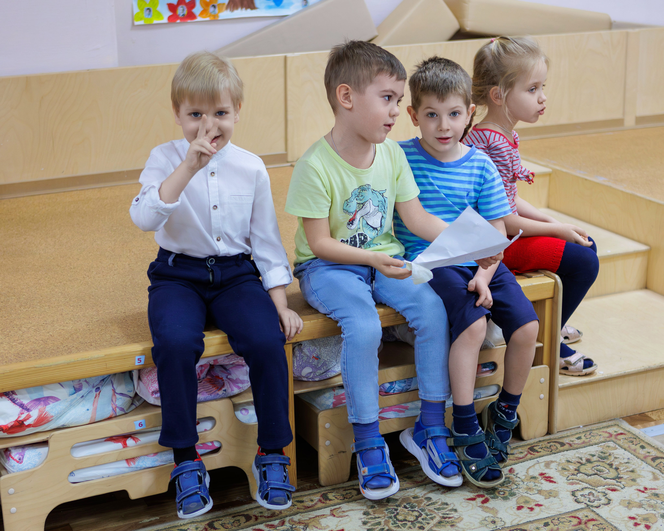 МК к 8 марта. Выпускные альбомы и школьный фотограф в Подольске, Троицке, Щербинке, Москве и Московской области
