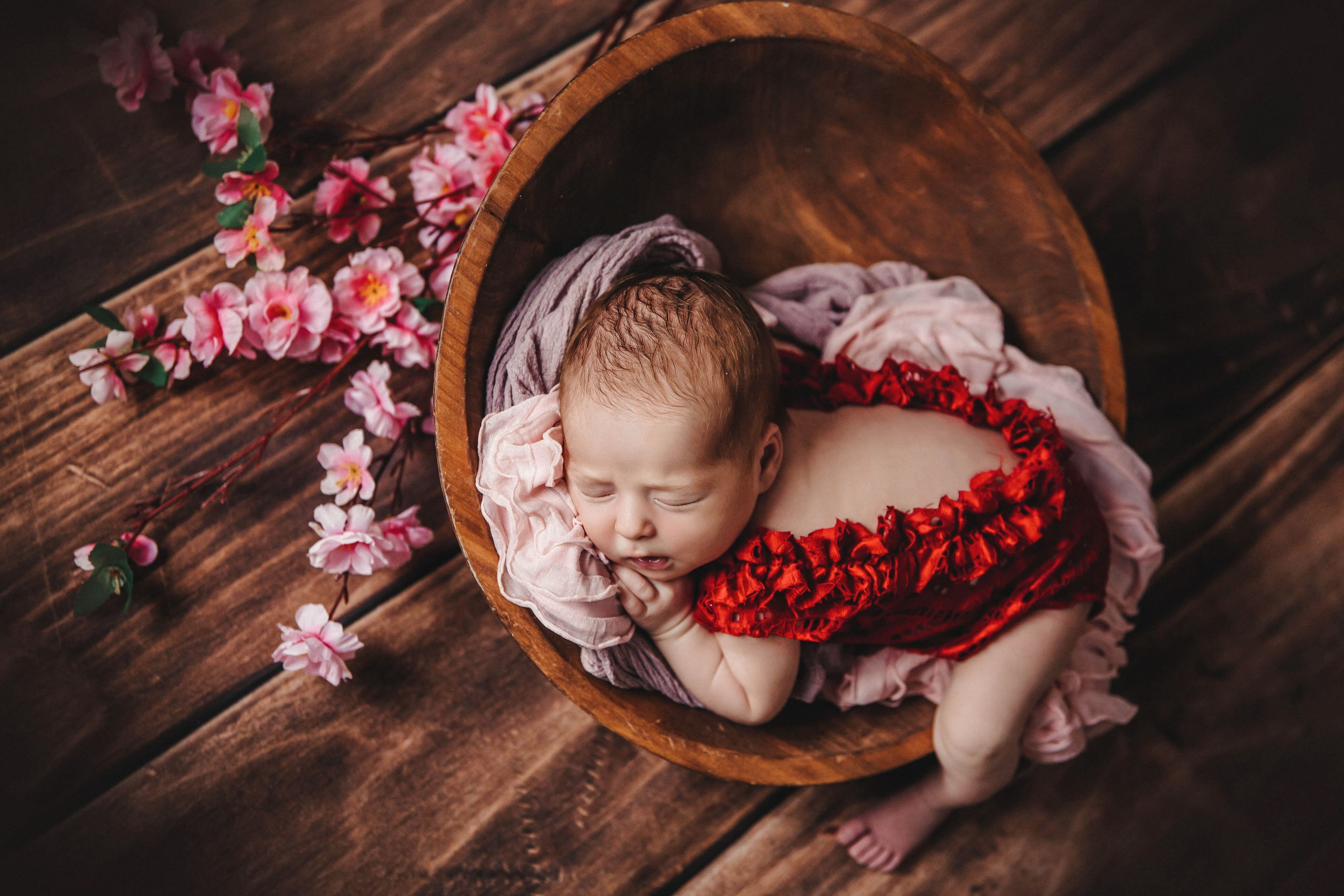 Альбом с классическим ньборном в ярких тонах. Фотограф новорожденных Москва, Люберцы, Жуковский, Раменское