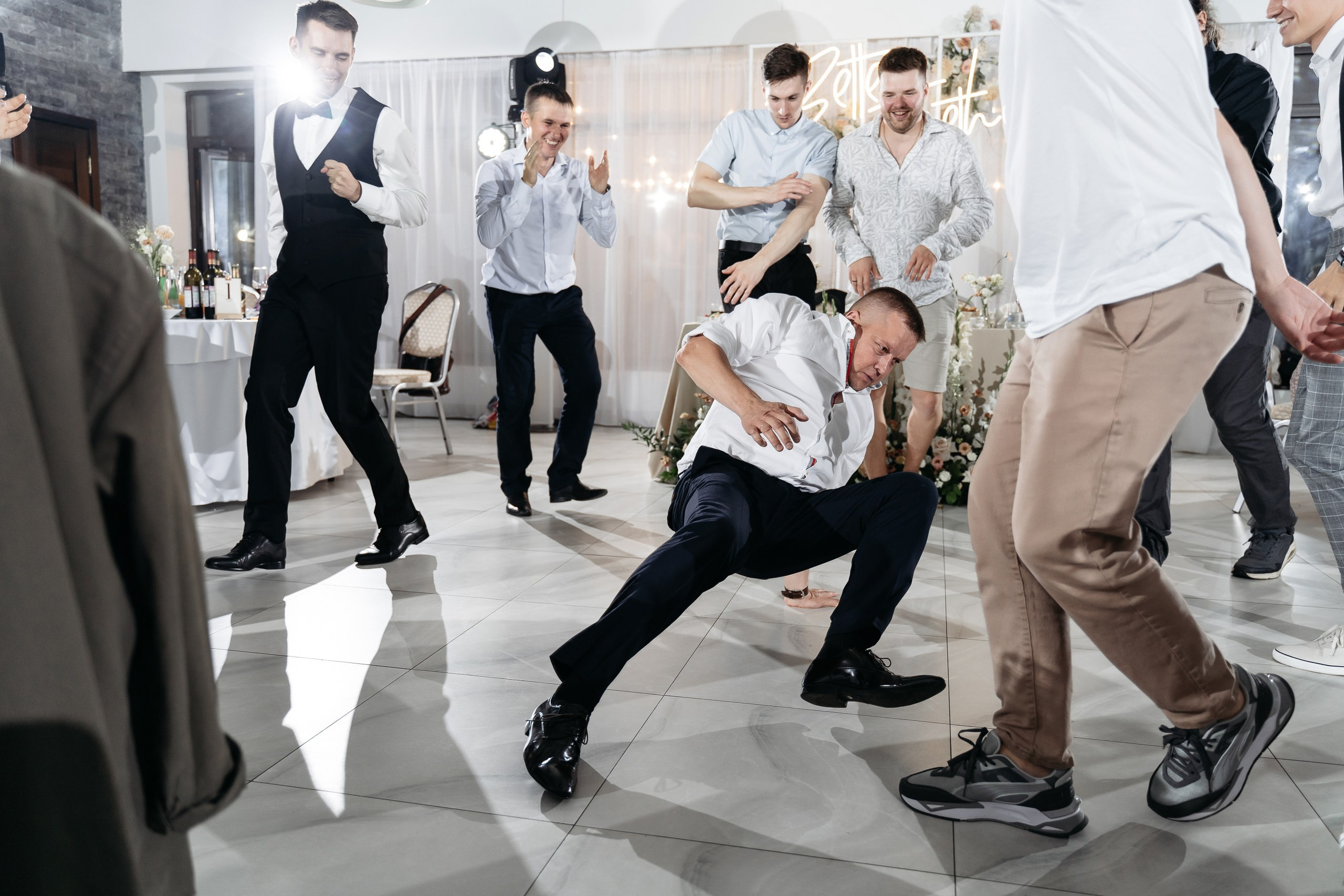 Сверкай, как молния, танцуй, как в последний раз. Олег и Мария Ивановы фотограф и видеограф в Пскове Санкт - Петербурге