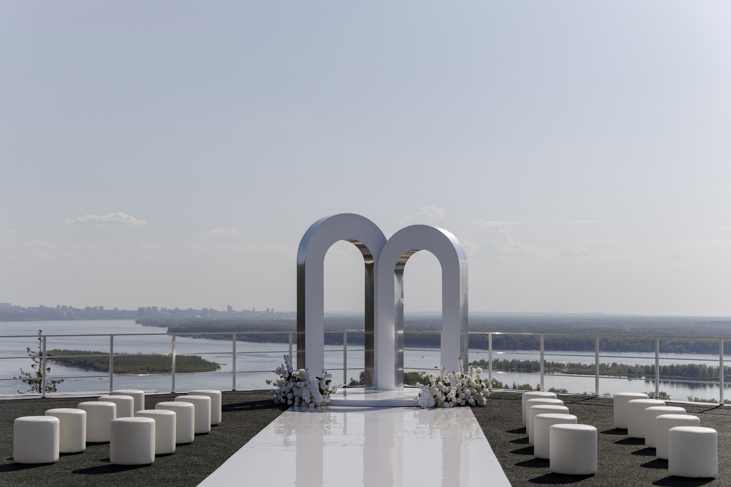 Современная классика. Свадебное агентство Reverence Самара