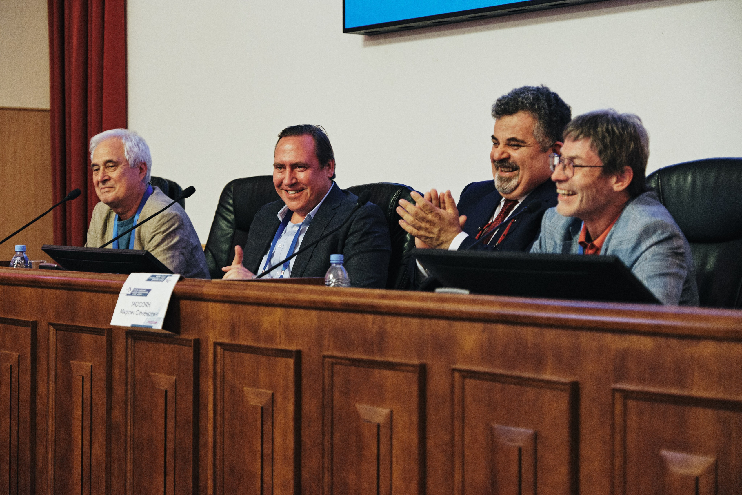 Репортажная фотосъемка Невского урологического форума в Санкт-Петербурге. Семейные и свадебные фотосессии в СПб, в студии, на улице, на природе