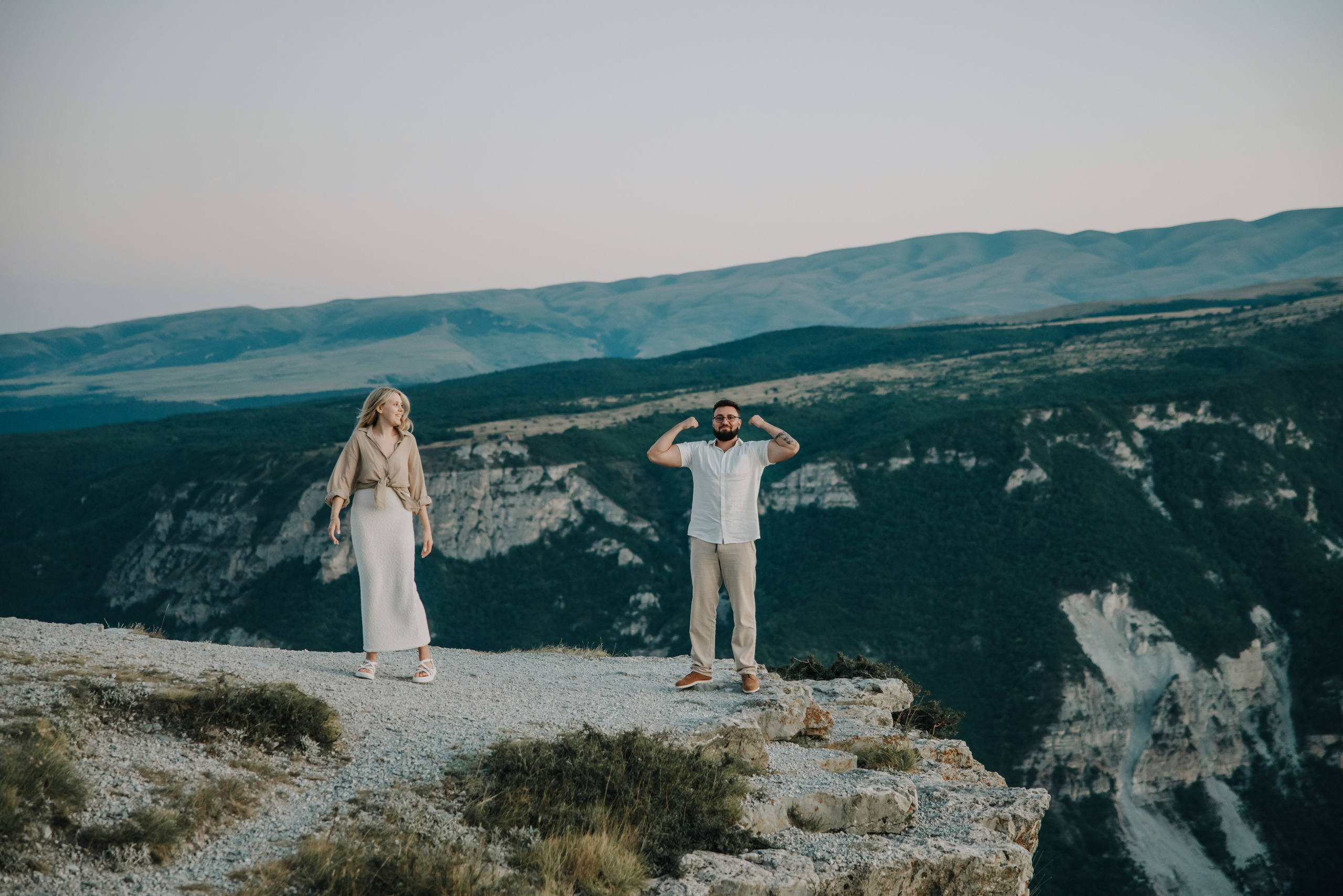 Фотосессия в горах прекрасной пары АРТЕМ & АЛЕСЯ. Свадебный фотограф в Махачкале Иван Айвазян