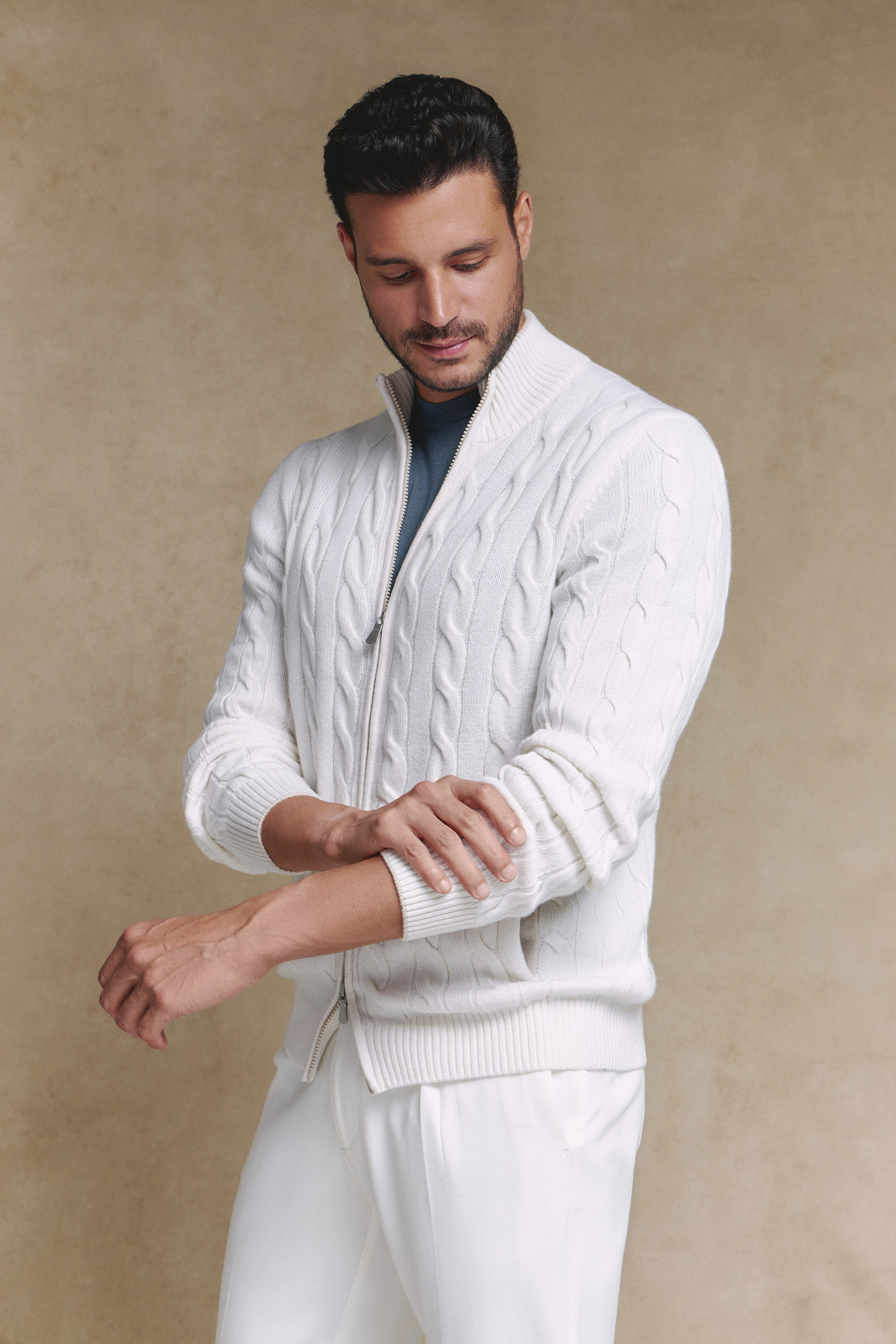 Turi Prive lookbook. Fashion and model test photographer based in Dubai and Abu-Dhabi