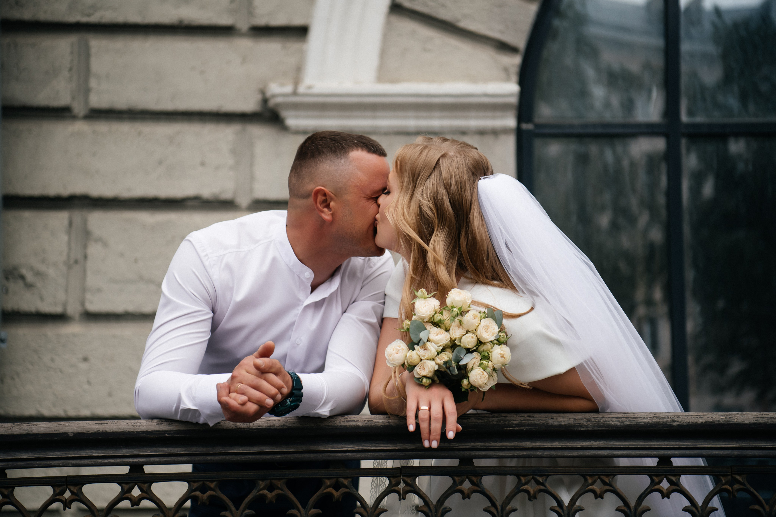 alt="Свадебный фотограф в Барнауле"