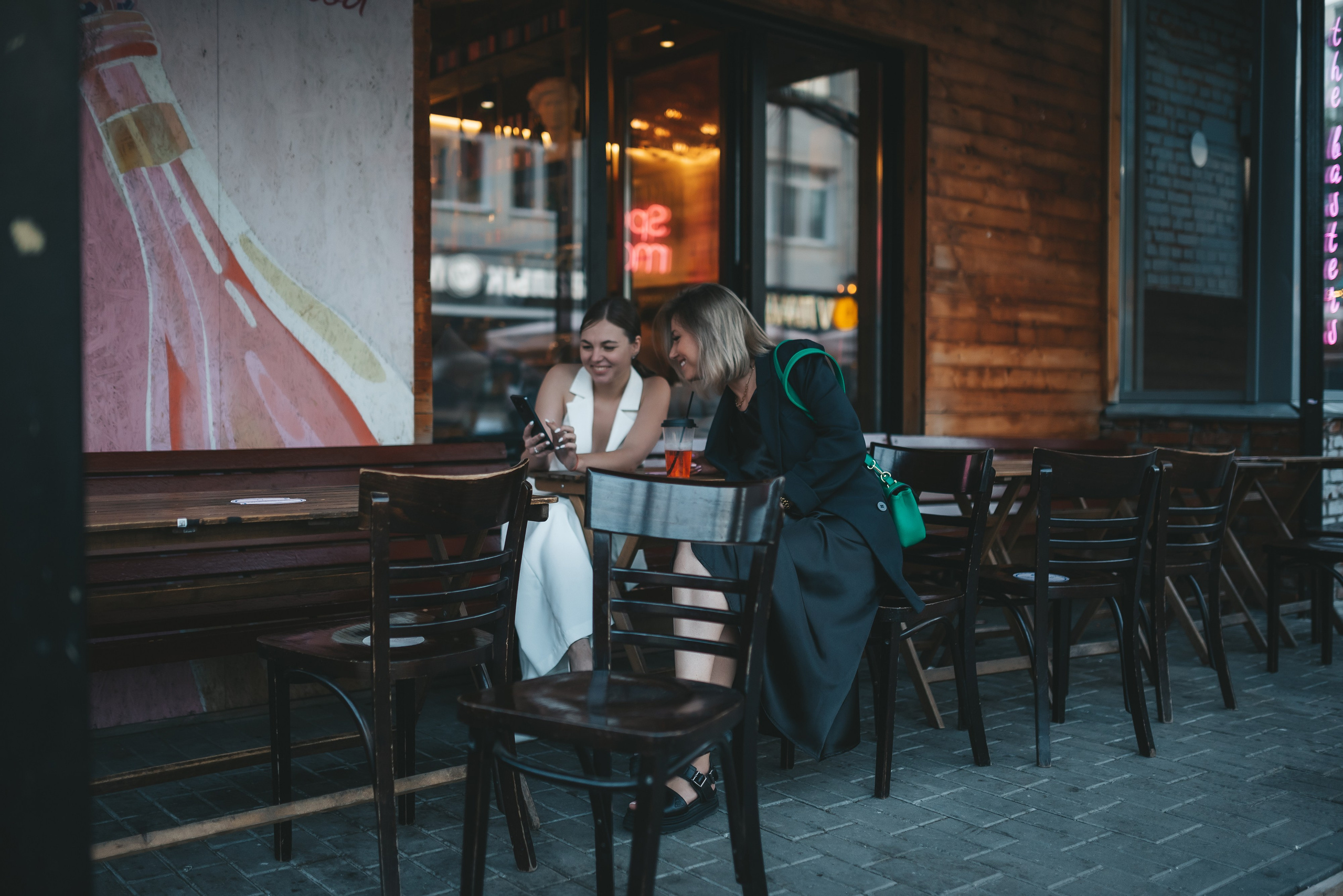 Катя и Юля (прогулка). Семейная фотосессия в Новосибирске от фотографа Ольги Коваль