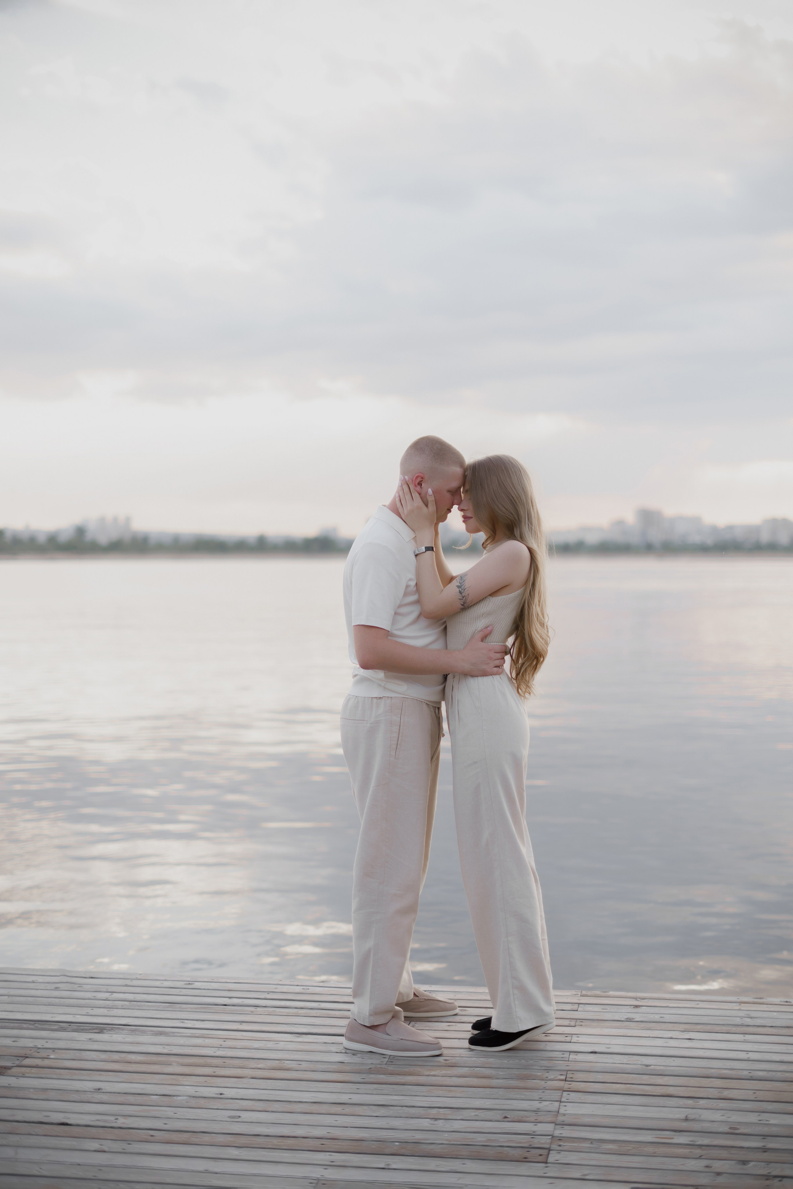 Рома и софа. Фотограф Валерия Крахмалева