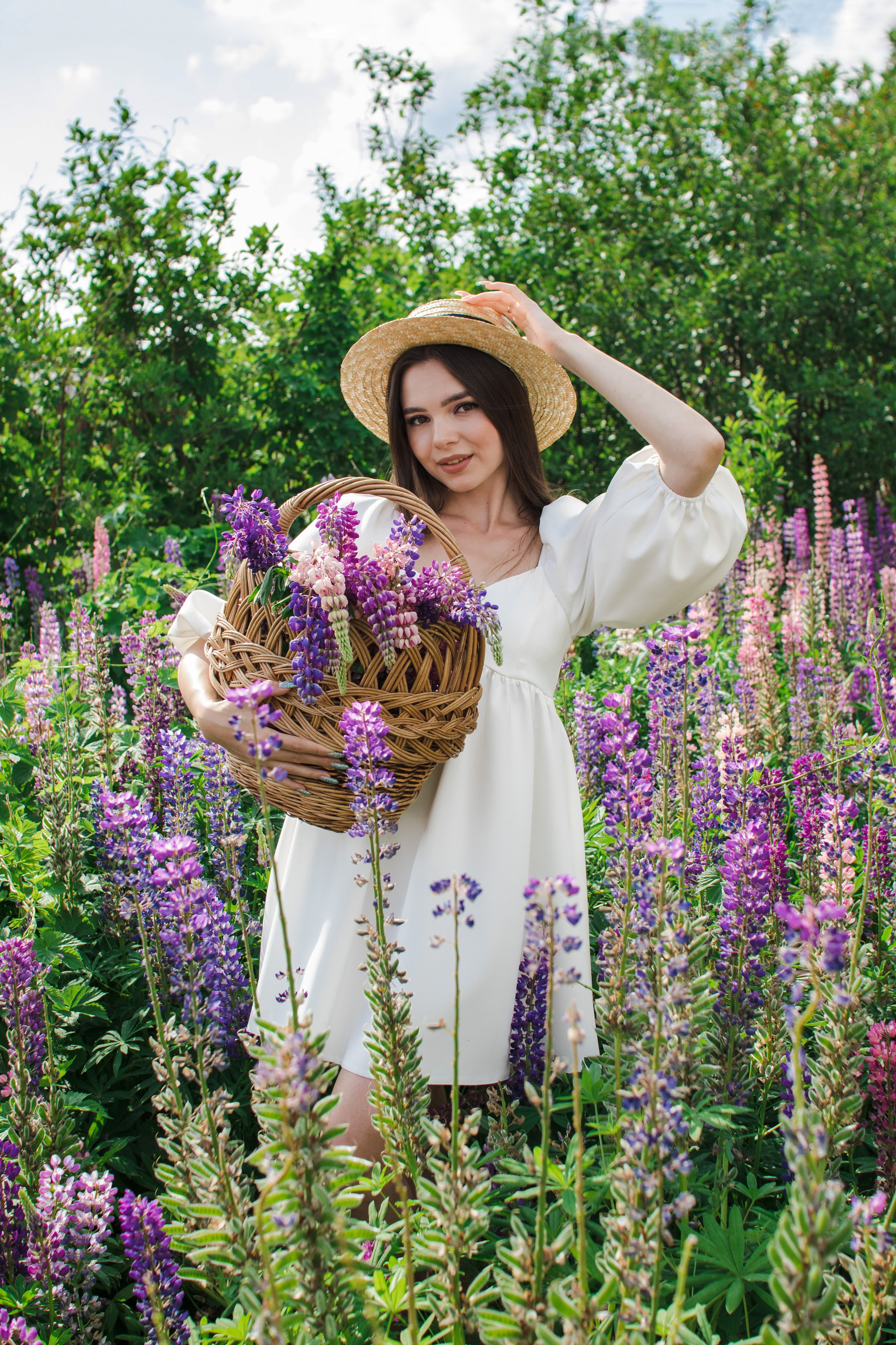 Девушках в люпинах