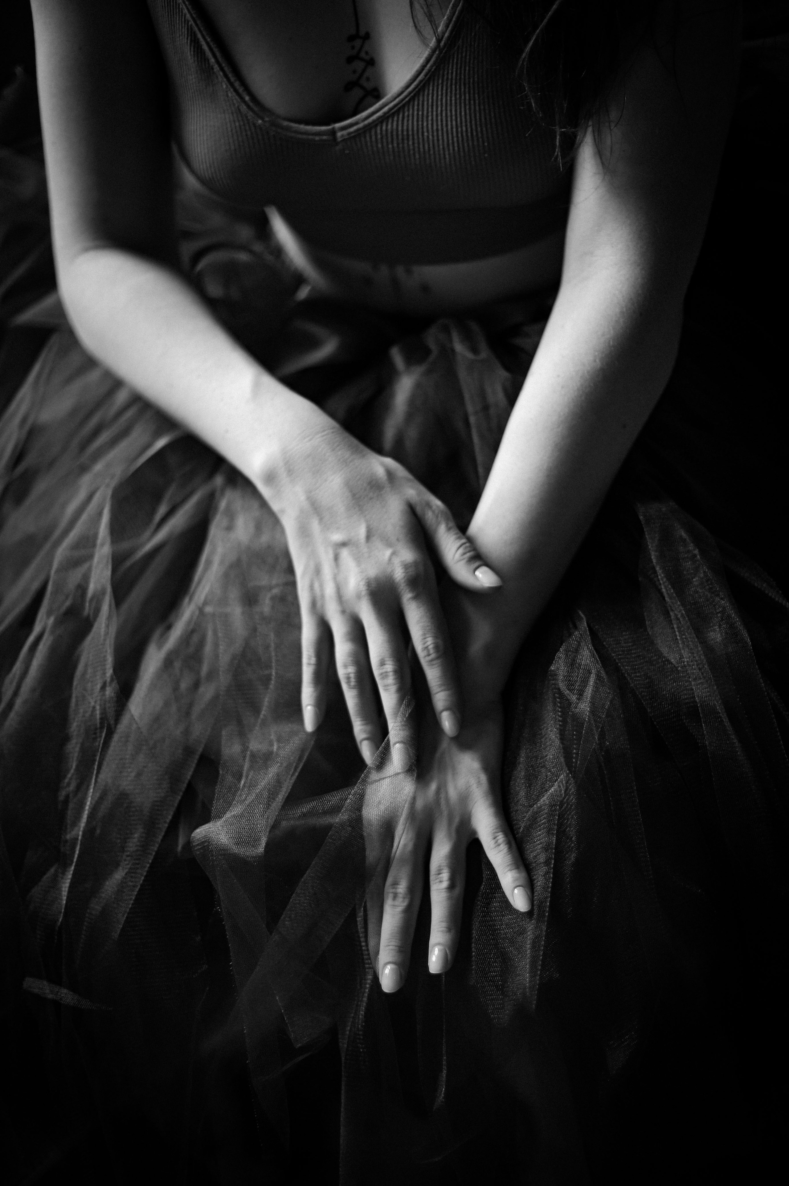 Танец рук Лизы. Портретный и эротический фотограф Ирина Подборская (18+)