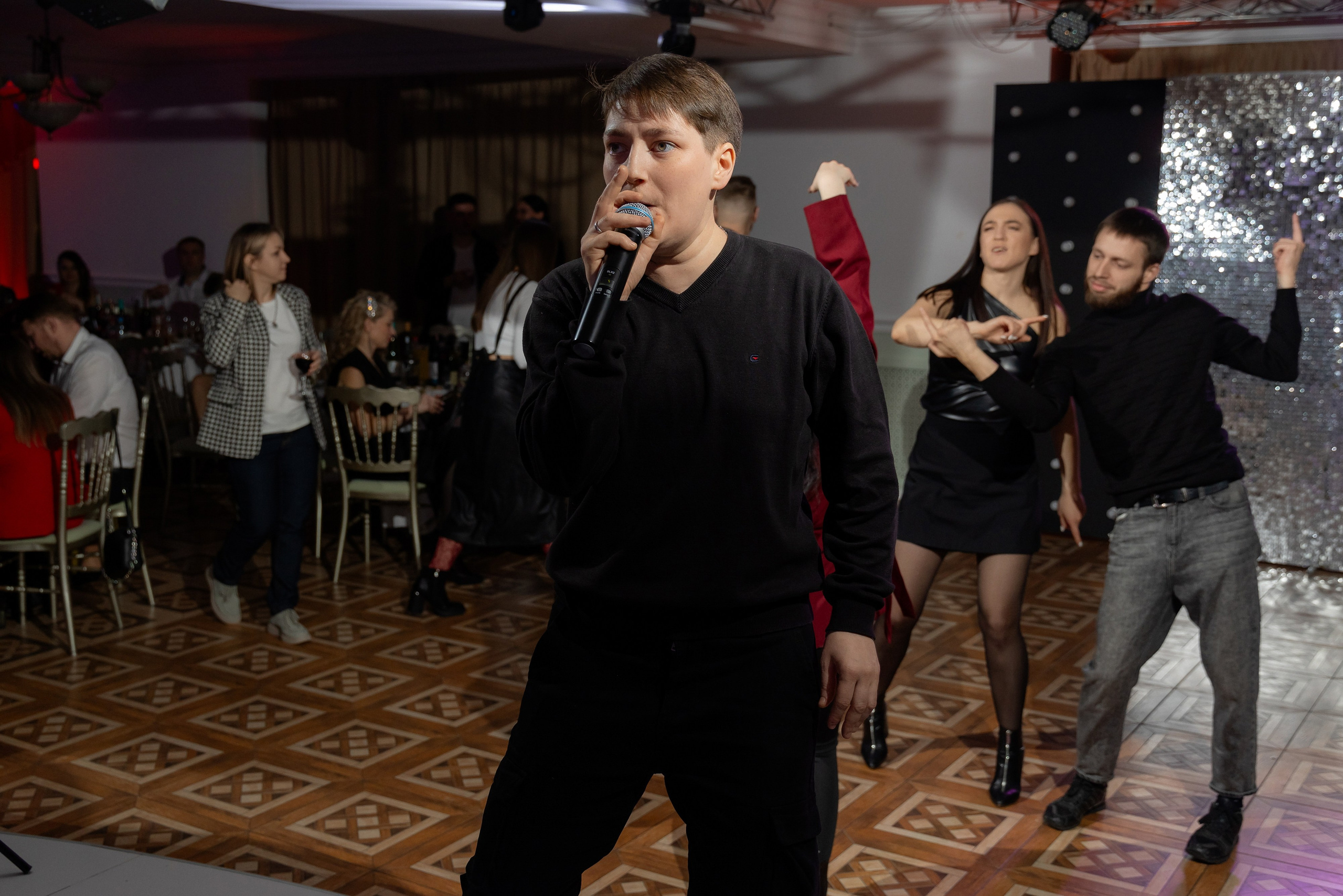 Корпоративная фотосъемка для кафе GARAGE | Новый год 2025 | Минск. Свадебный фотограф в Минске/Беларуси Сергей Спиридонов