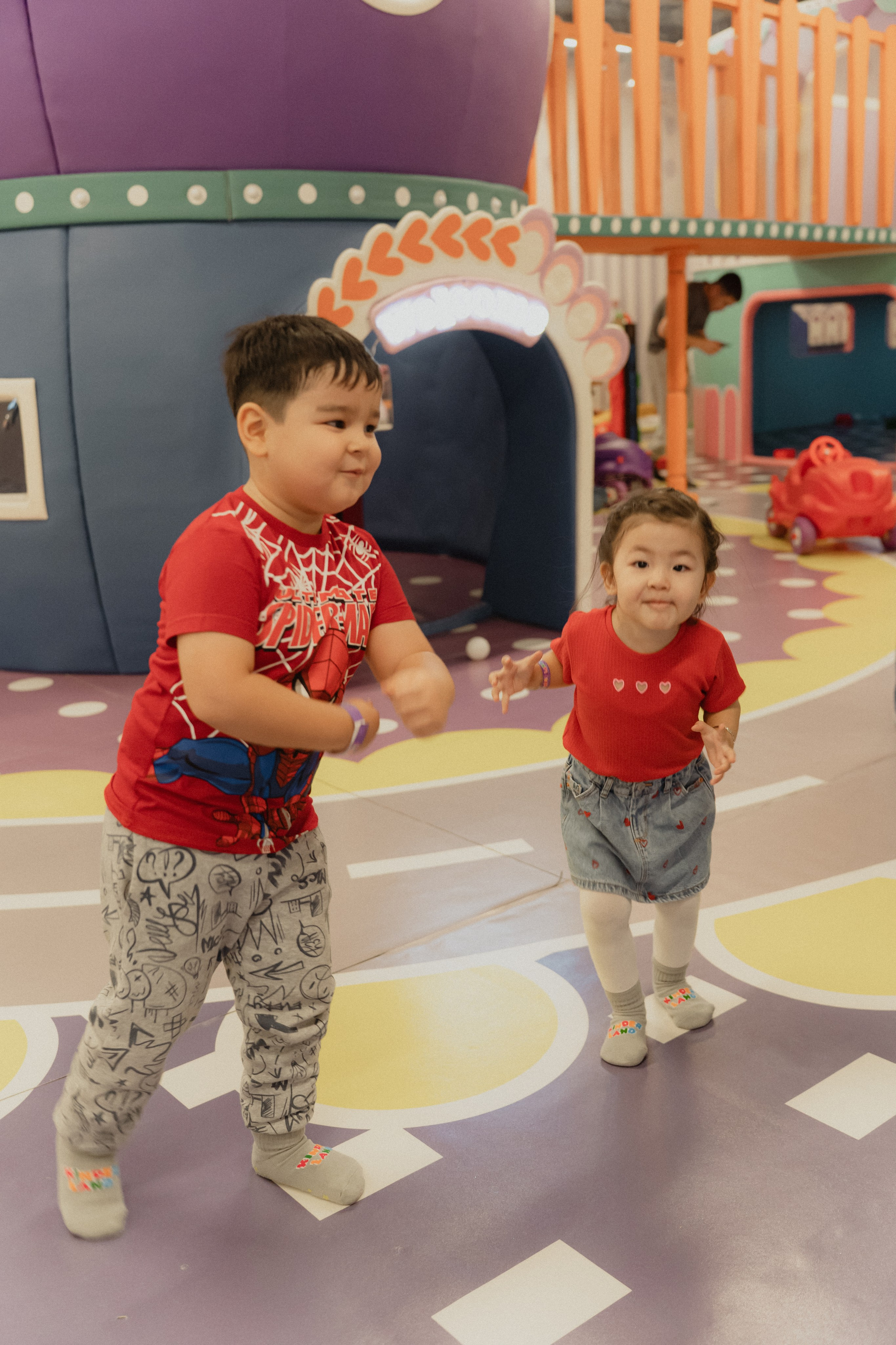 День рождения Алиши (кафе). Крис Богомазова