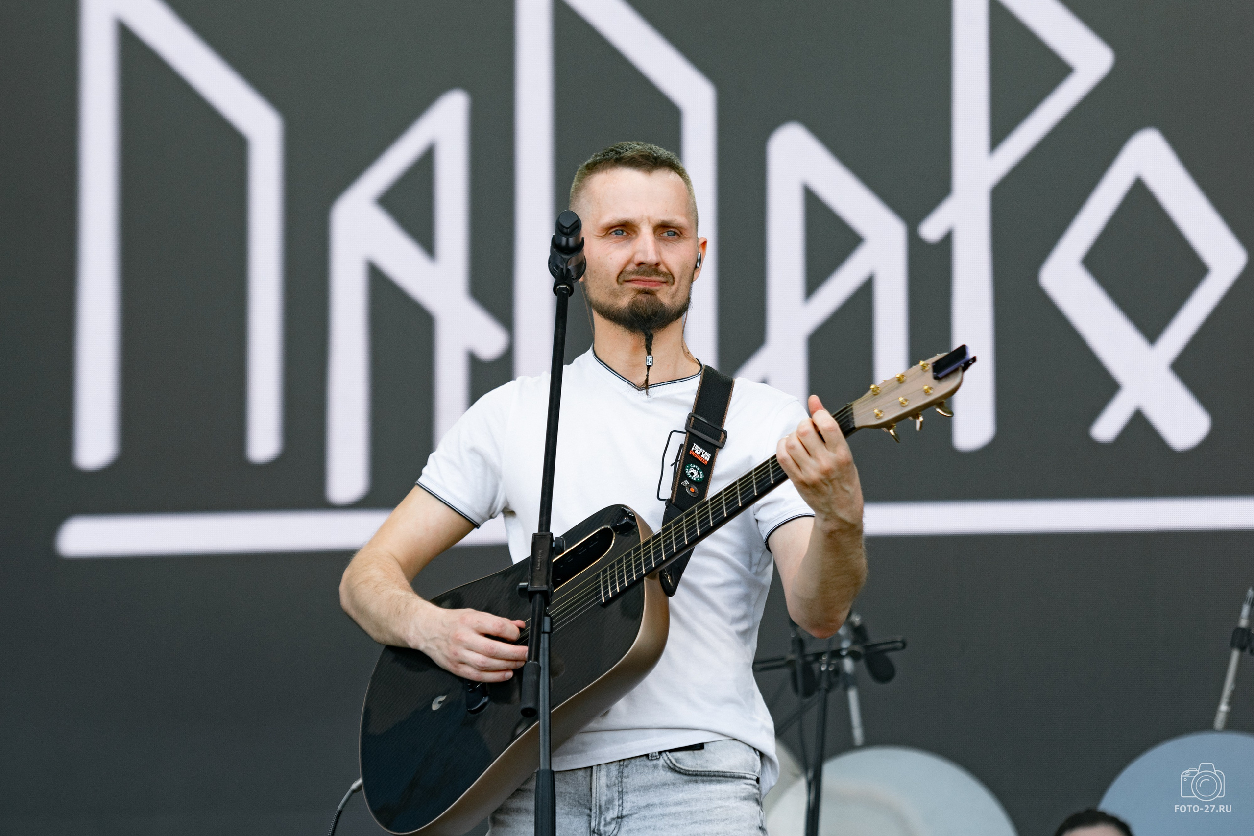 Антон Курдюмов фотограф в Хабаровске Рина Курдюмова фото27 foto27 Антон Дорофеев репортажный репортаж документалист Тони и Рина фотосоздатели ПаПаРоК Рок над Амуром 2024 фестиваль Хабаровск