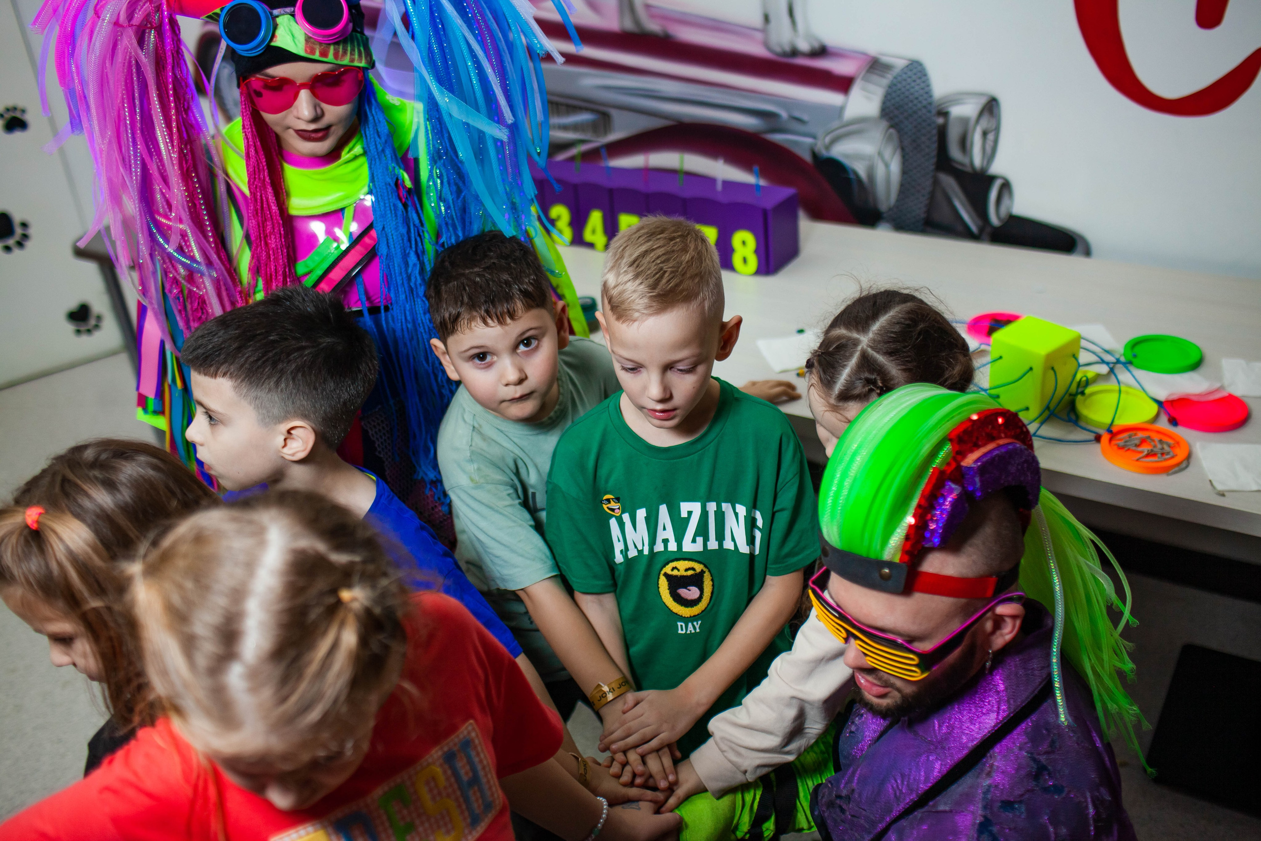 Неон Челендж День рождения Ярослава. Детский и семейный фотограф в Санкт-Петербурге Елизавета Сорокина