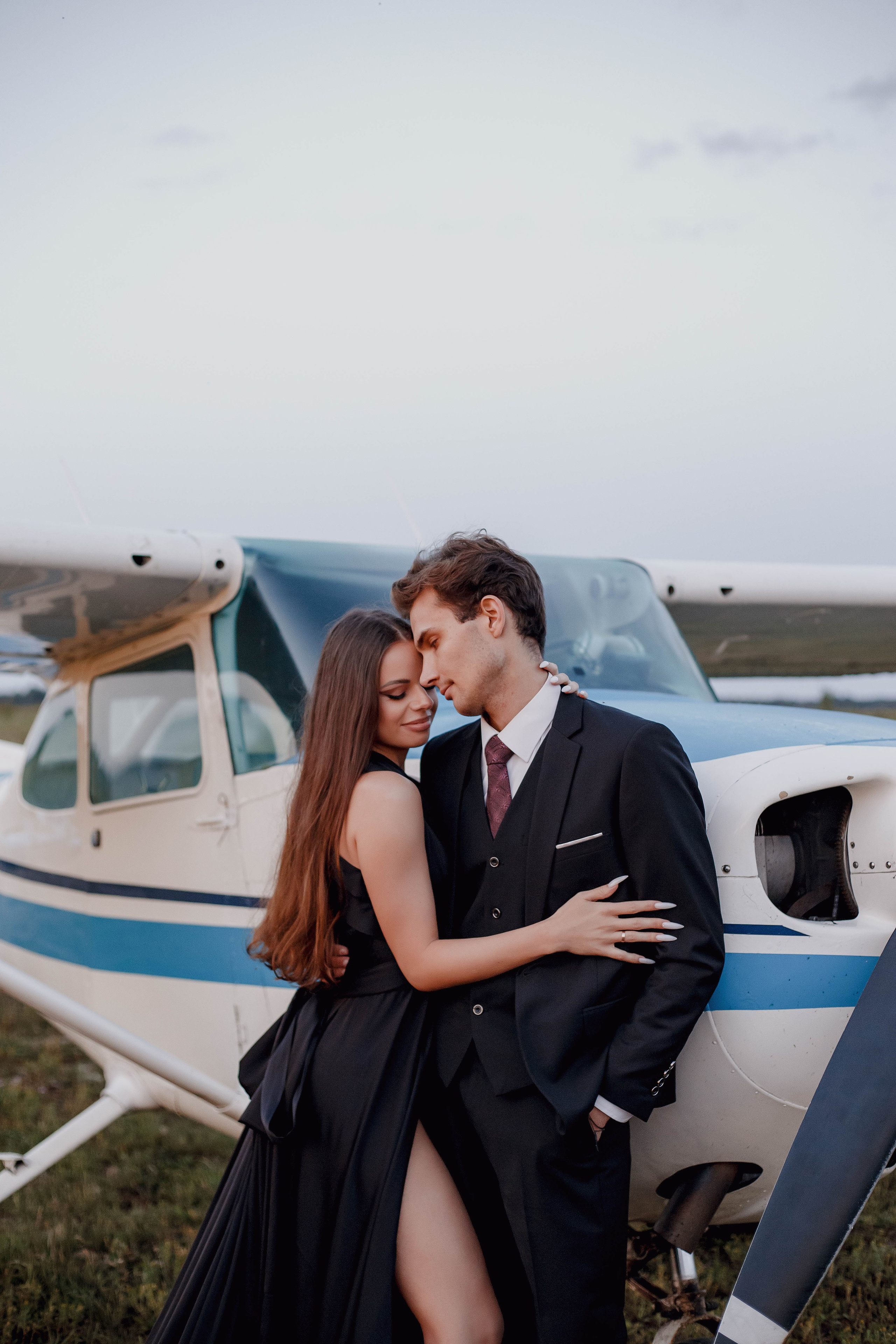 На взлетной полосе. Свадебный фотограф Санкт-Петербург  Москва