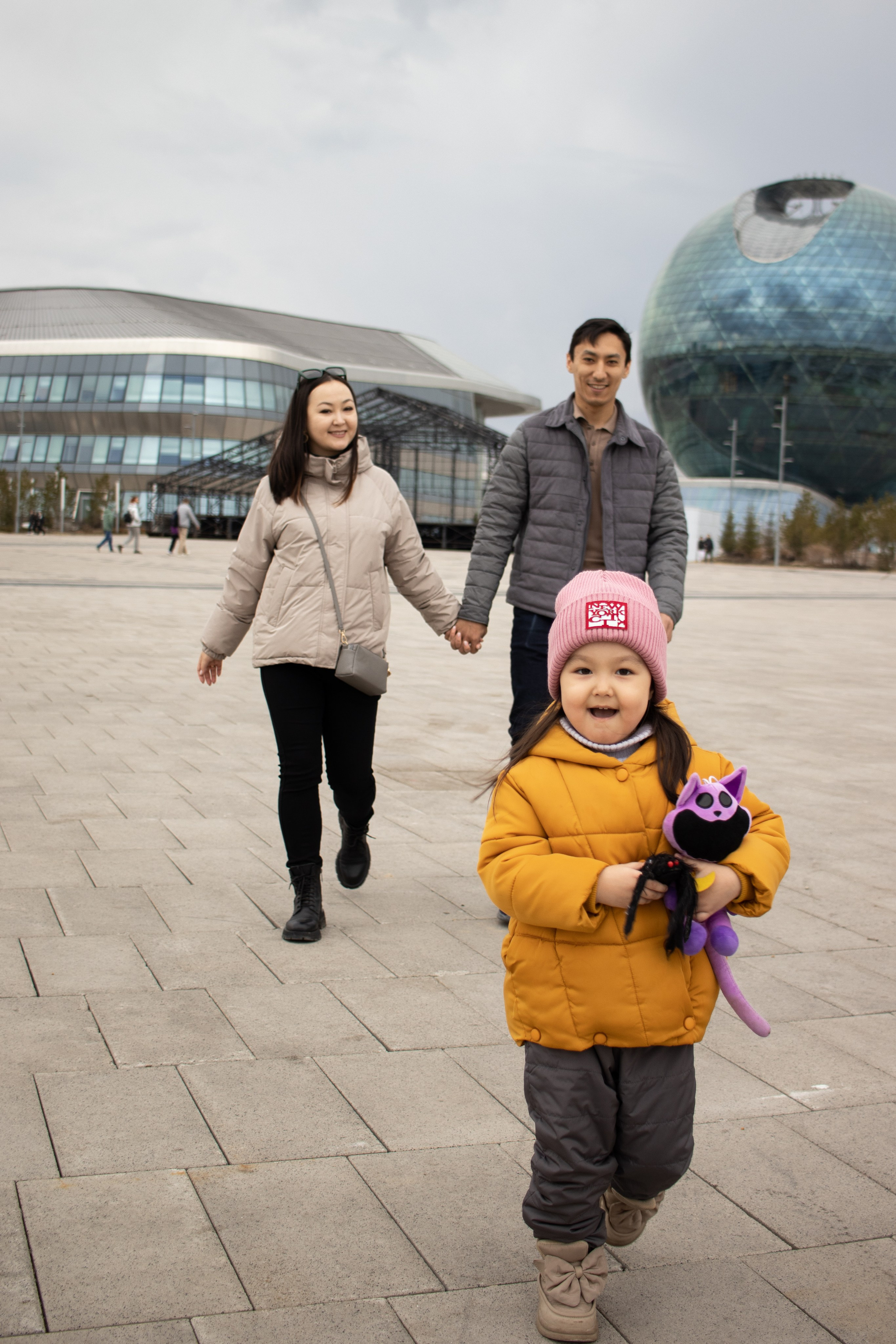 Фотопрогулка. Фотограф в Астане, индивидуальная, семейная, домашняя фотосессия