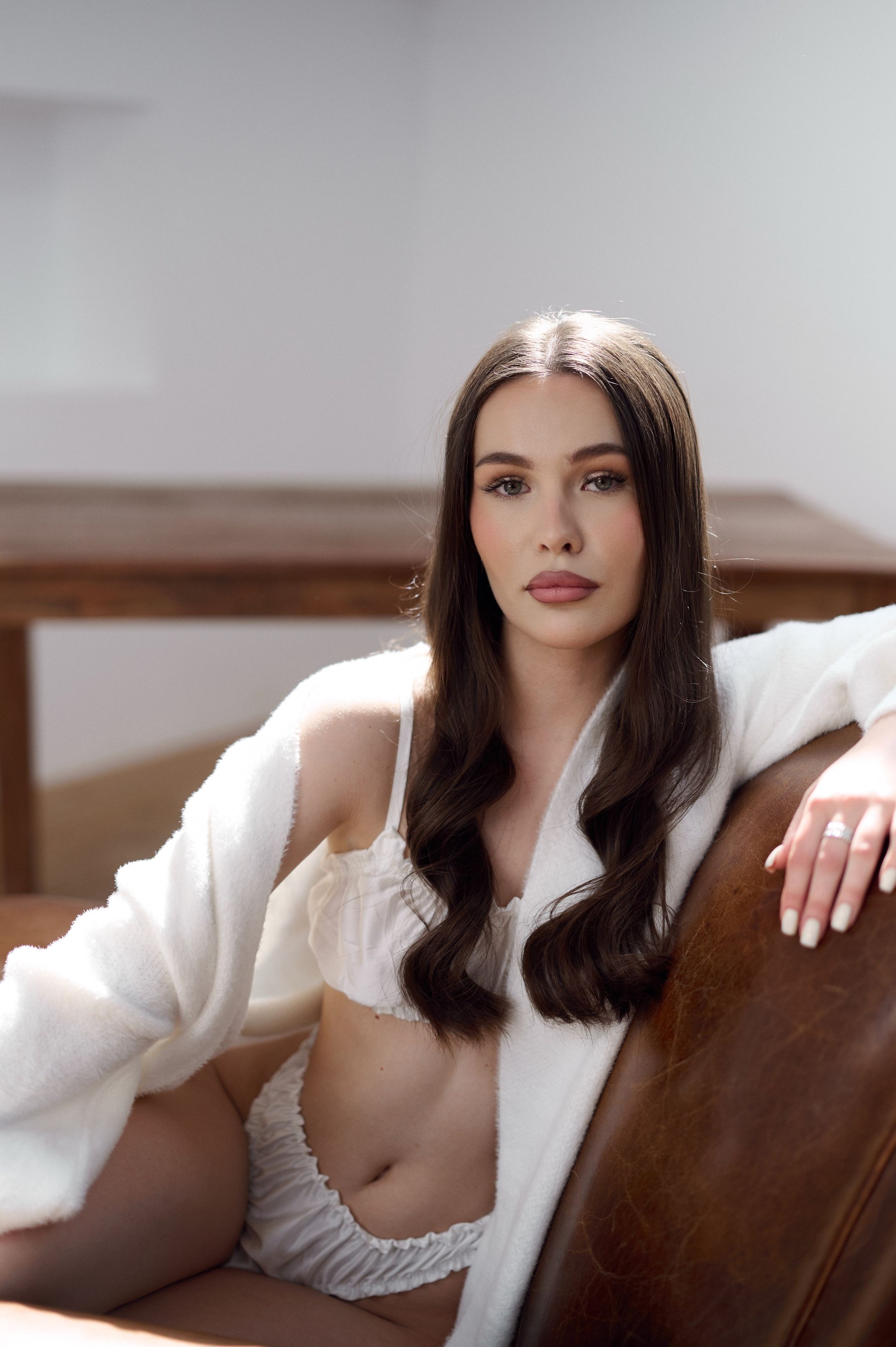 Индивидуальная женская фотосессия с искусственным светом