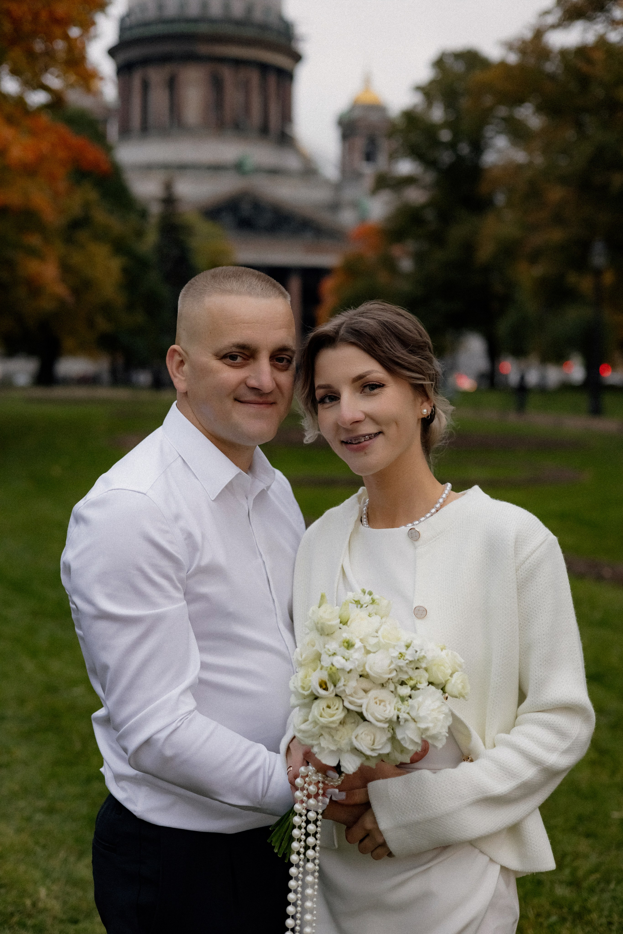 Свадебная прогулка у Исаакия. Свадебный фотограф в Санкт-Петербурге Ксения Кобышева