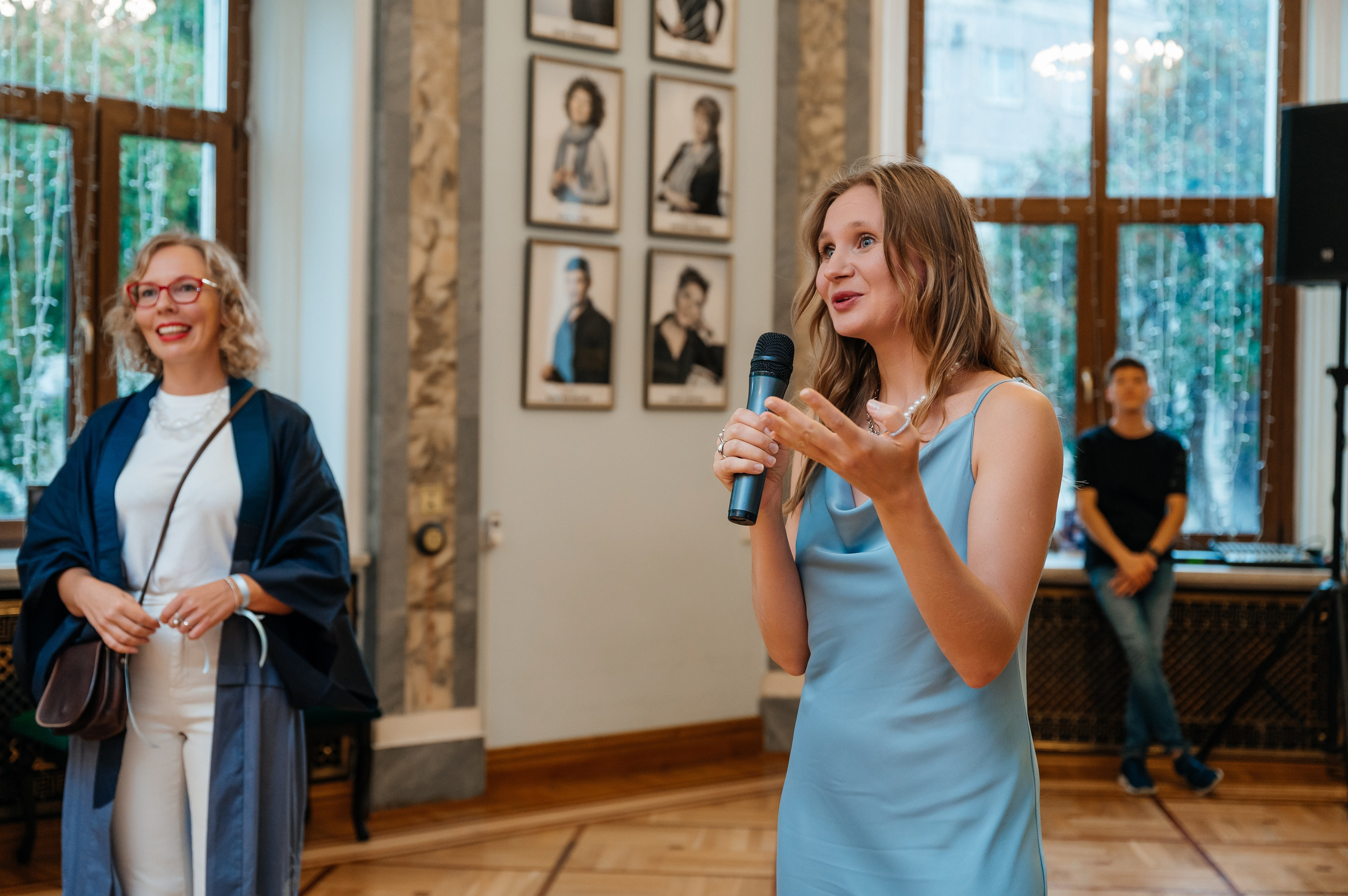 Открытие выставки Кати Васильевой в Молодежном театре. Wedding and family photographer USA