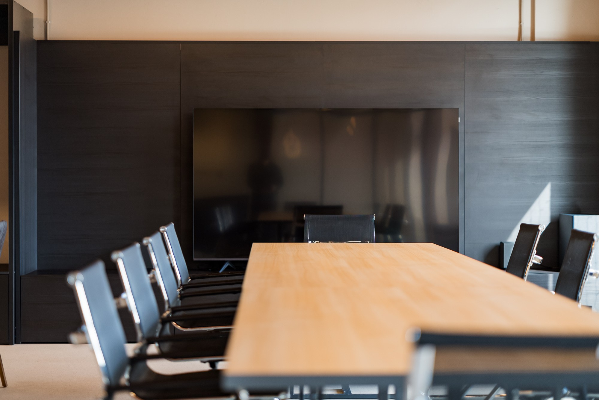 Студия мебели ТВОРЕЦ - площадка для мероприятий и работы над проектами, коворкинг, мастер-класс, презентация, бизнес встреча. ВУД ТВОРЕЦ мебельная фабрика|ТВОРЕЦ студия мебели