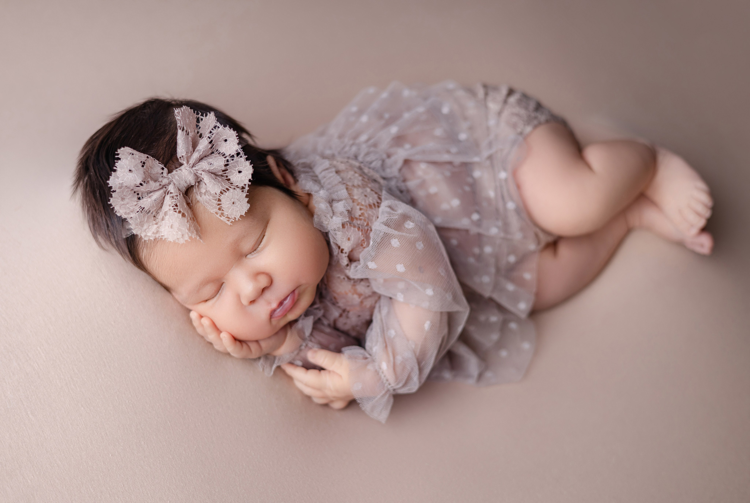 Эмилия. Евгения Горбунова фотограф новорожденных в Новом Уренгое