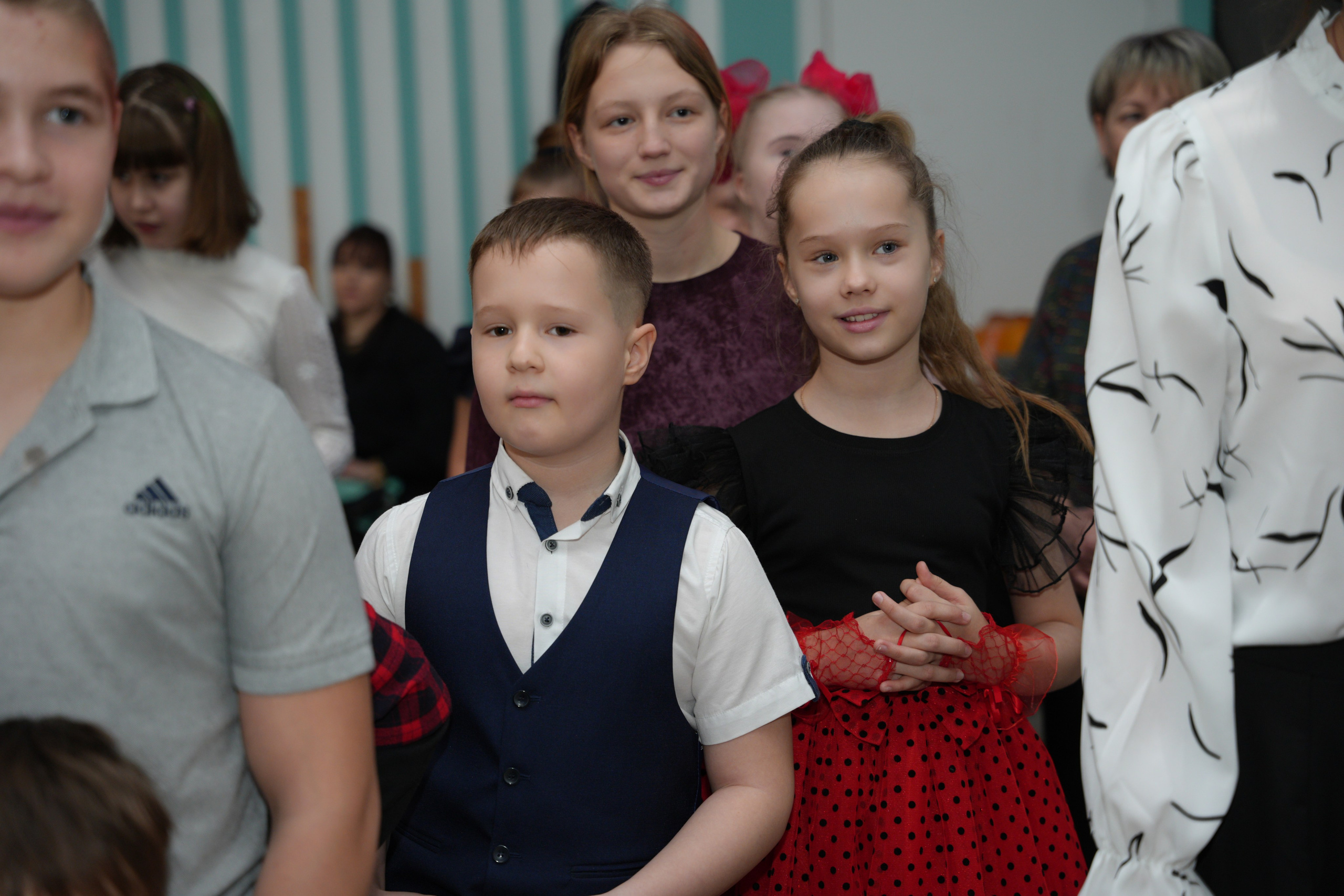 Социально —благотворительная акция «Ты в этом мире не один», посвященная Международному дню инвалидов. ВЫПУСКНЫЕ АЛЬБОМЫ, Школьный фотограф, семейный и свадебный в Саратове и области Ольга Плаксина