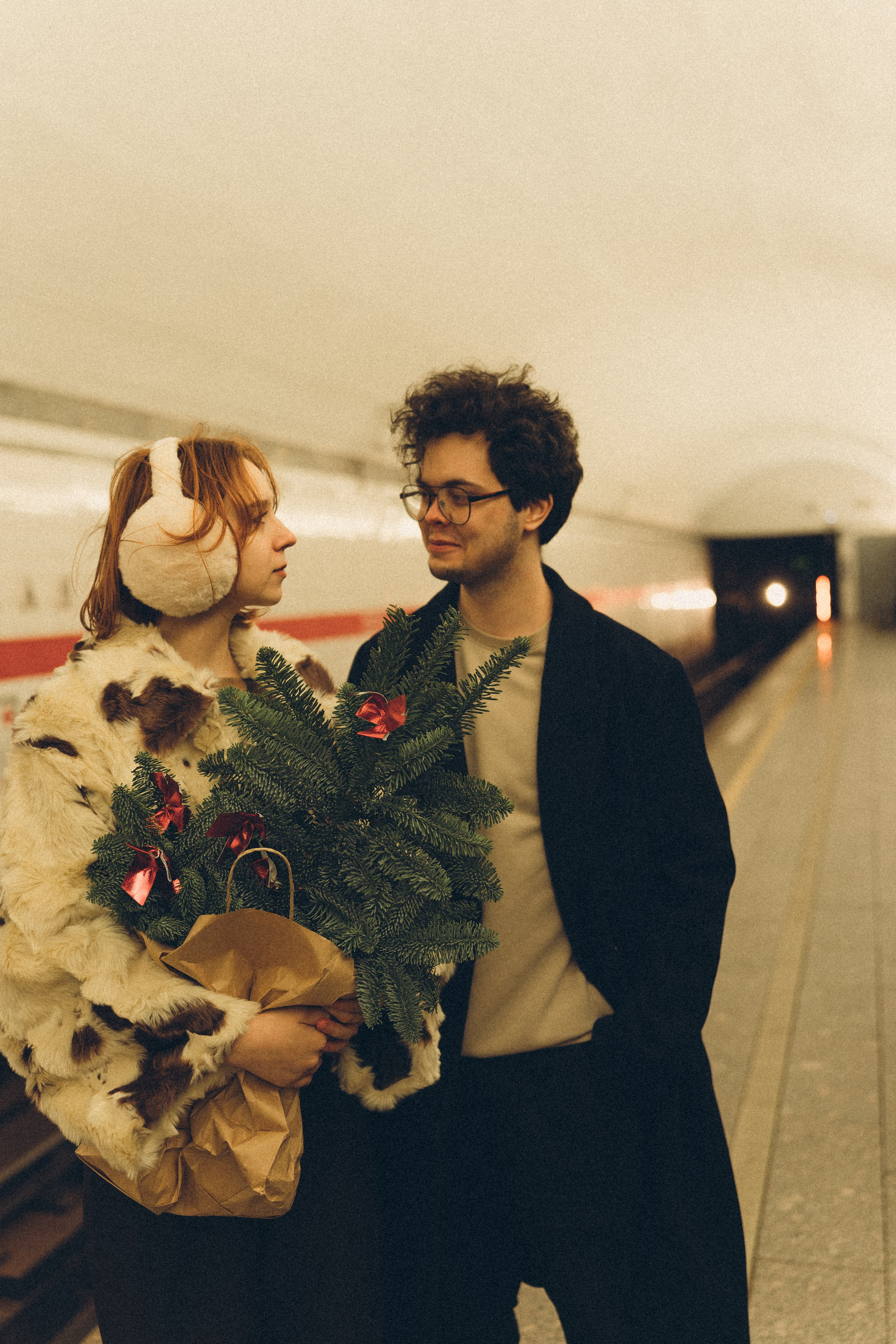 НОВОГОДНЯЯ ФОТОСЕСИИЯ ПАРЫ В МЕТРО ЛЮБОВЬ. Профессиональный фотограф, Санкт-Петербург — Виктория Богомолова