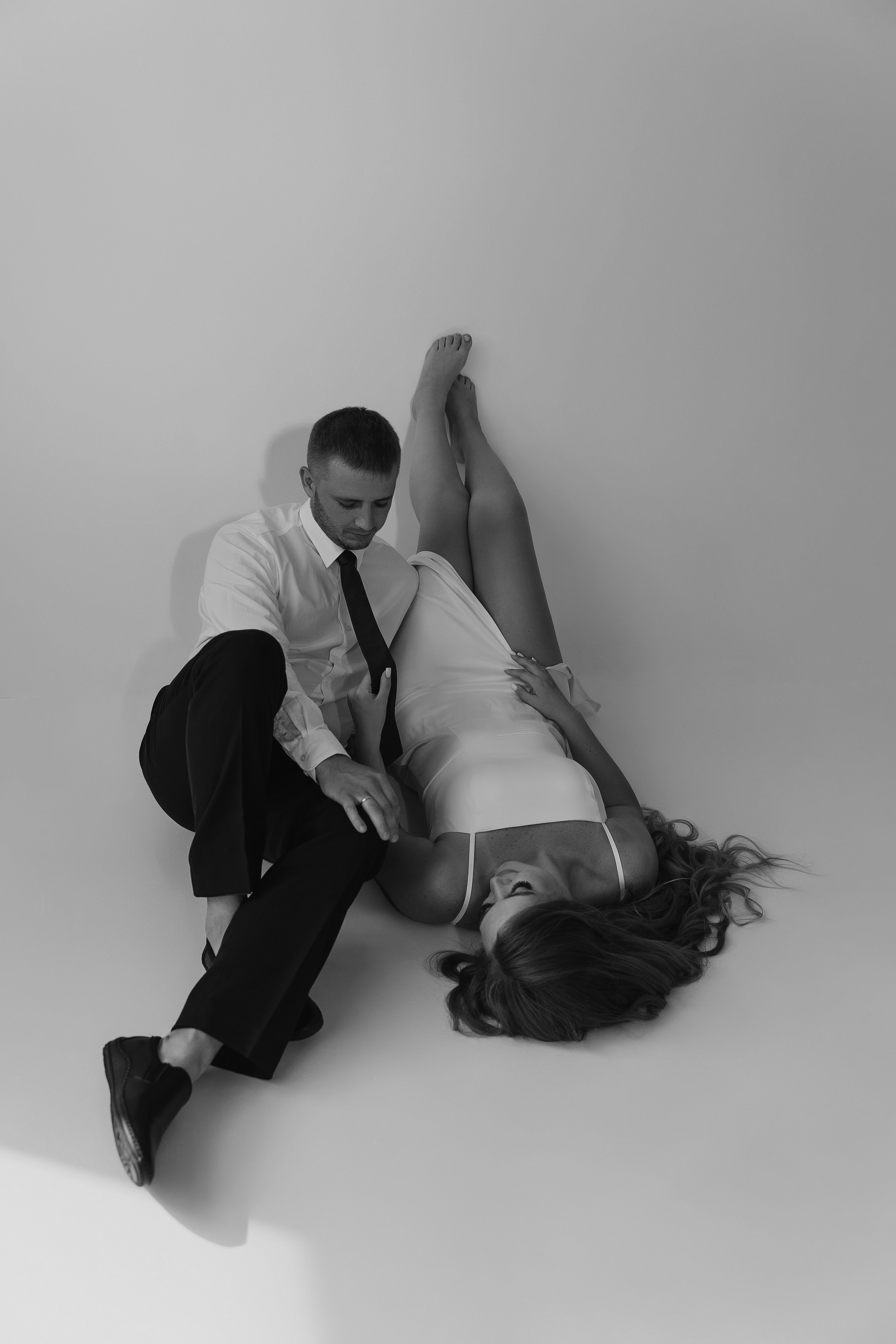 Wedding photoshoot in the studio. Your photographer in Busan (South Korea) Aleksandra Anufriy