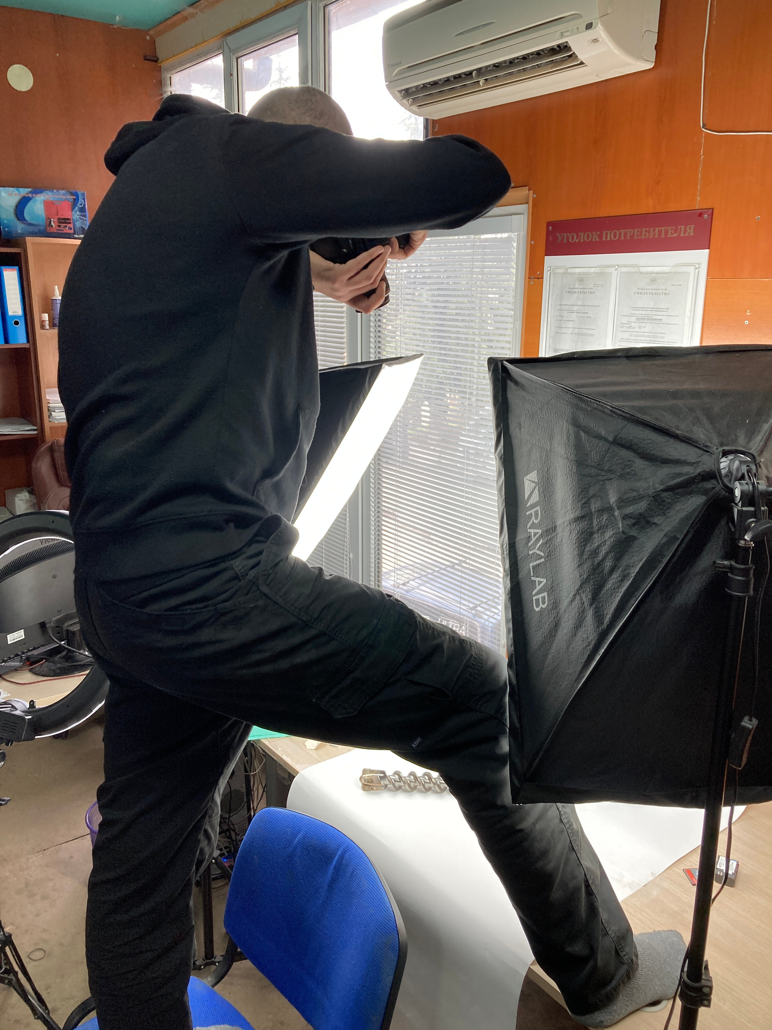 Backstage. Предметный фотограф в Симферополе Антон Катунин