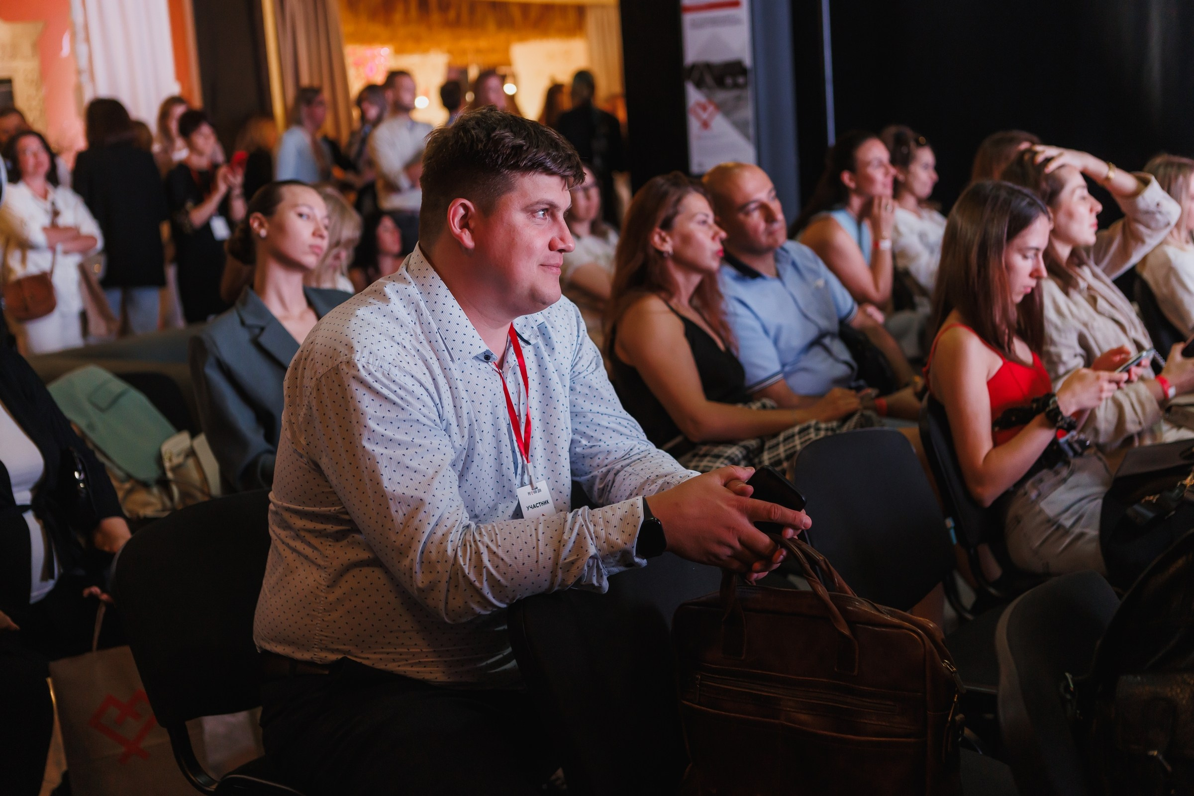 Фотоочёт работы интерьерной выставки «Русский дом». Фотограф на выставку в Москве