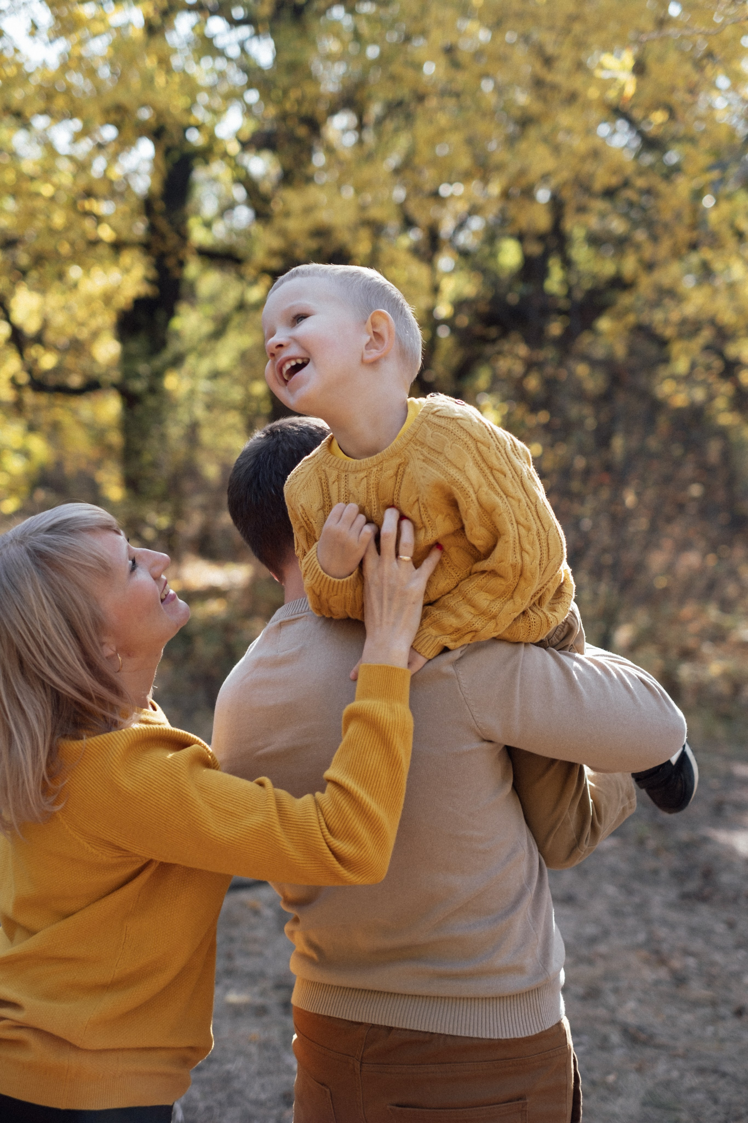 Семейная фотосессия в лесу. Свадебный и семейный фотограф г. Волгоград Биленко Ангелина