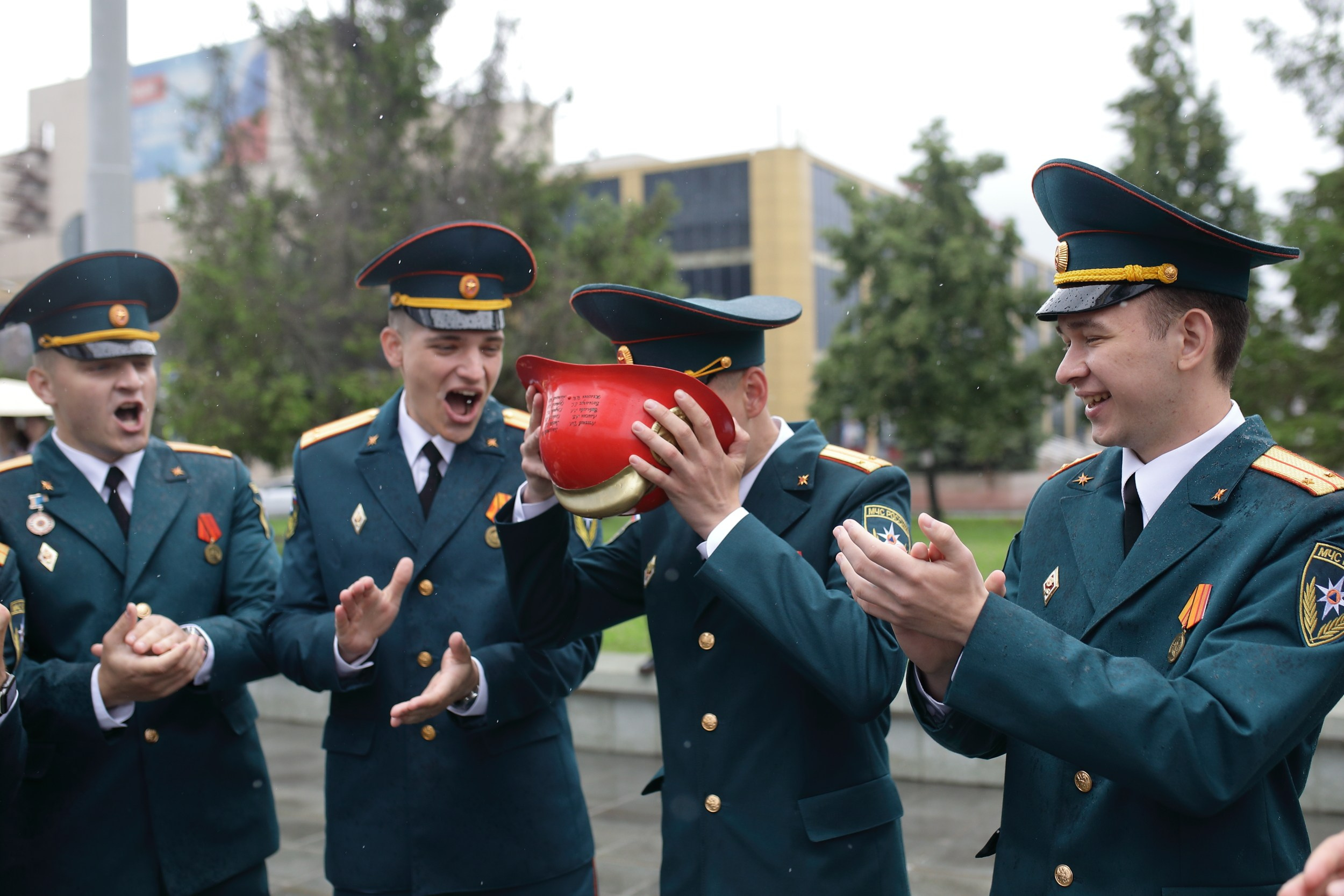 выпускники выпускной Уральский институт ГПС МЧС России