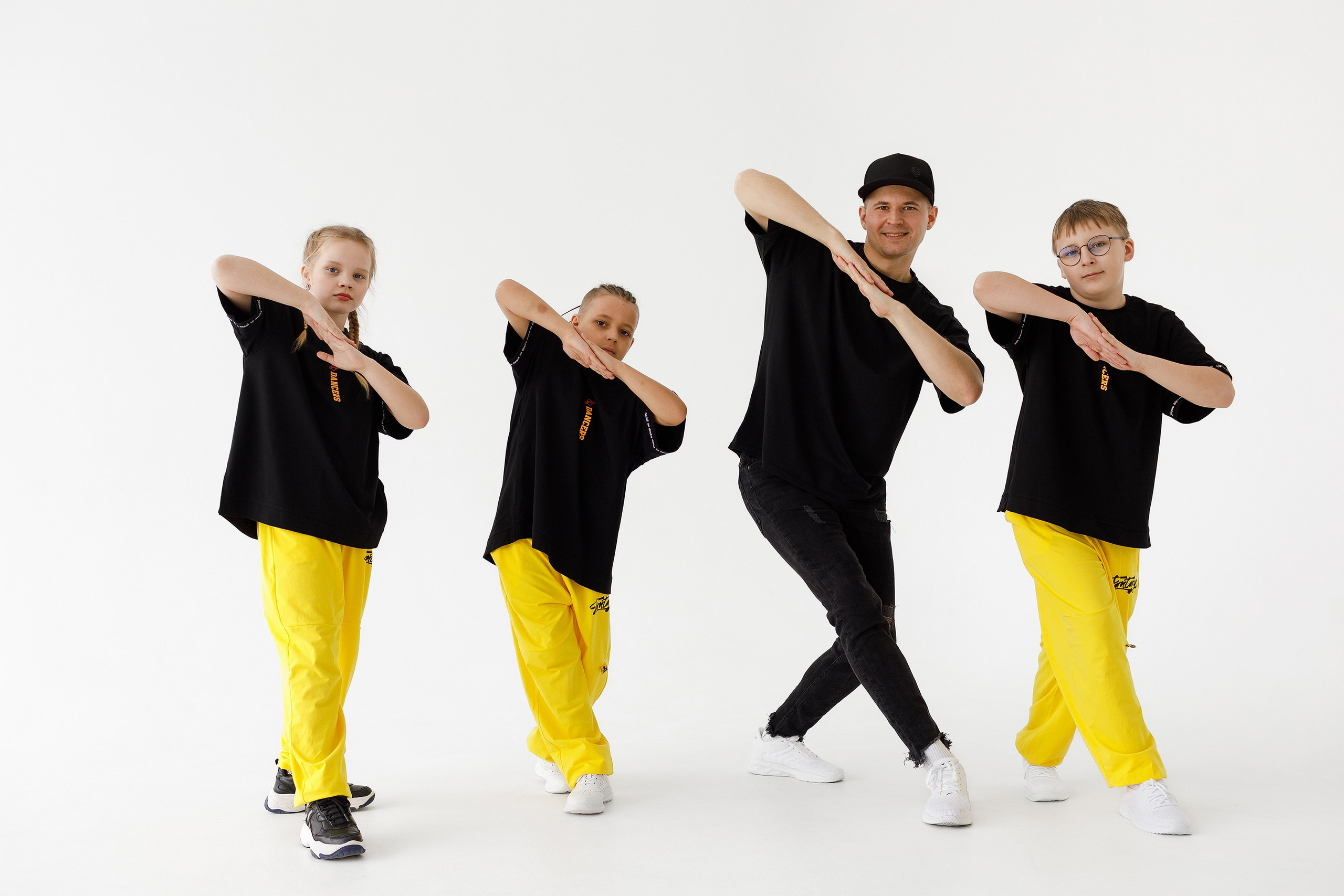 Фотосессия студии танцев. Профессиональный фотограф в Новосибирске