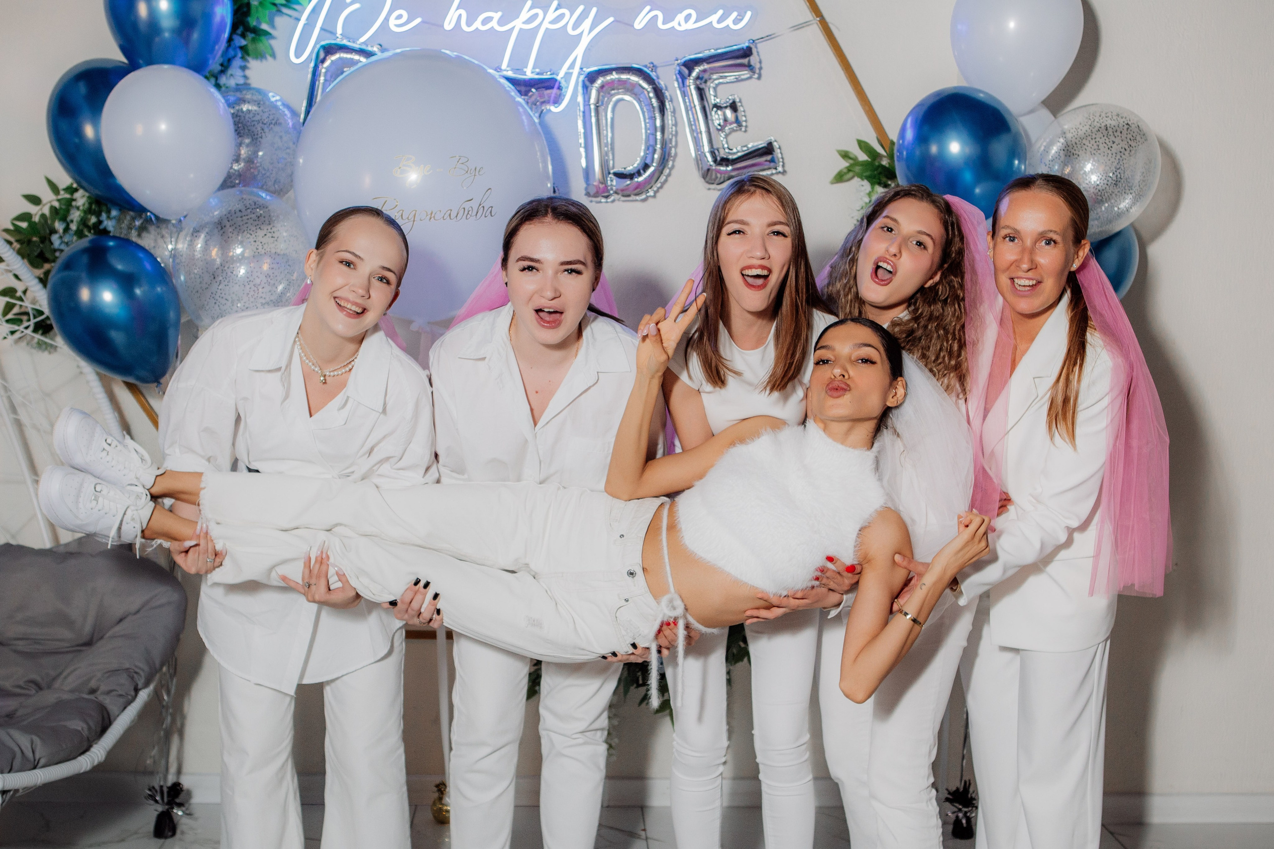 ДЕВИЧНИКИ. Репортажный фотограф Москва (детские праздники, квизы, концерты, дни рождения, свадьбы)