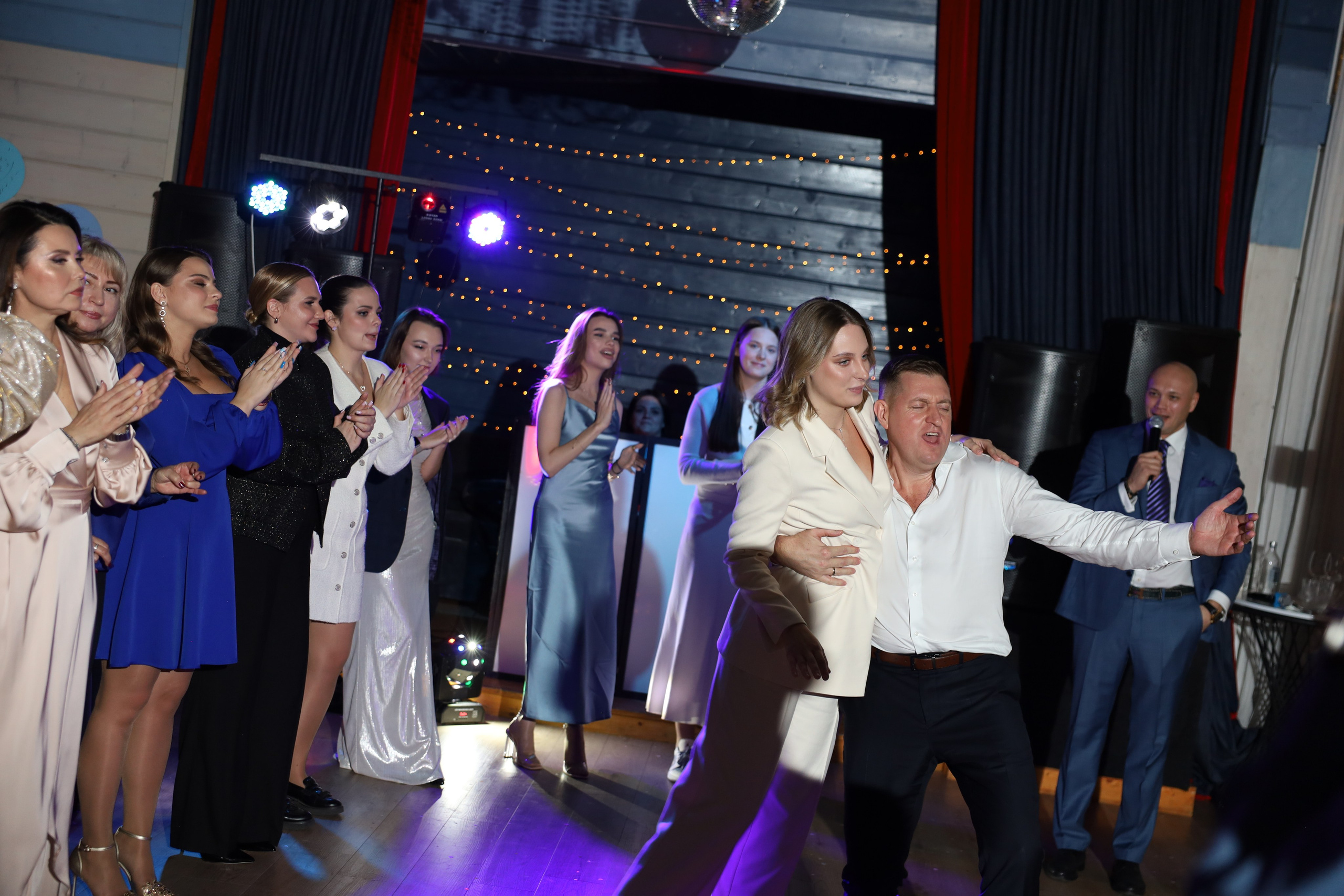 𝒜𝓇𝓉𝑒𝓂 & 𝐿𝓎𝓊𝓈𝓎𝒶 (𝓇𝑒𝓈𝓉𝒶𝓊𝓇𝒶𝓃𝓉). 𝑀𝑜𝓈𝒸𝑜𝓌. Свадебный фотограф в Санкт-Петербурге