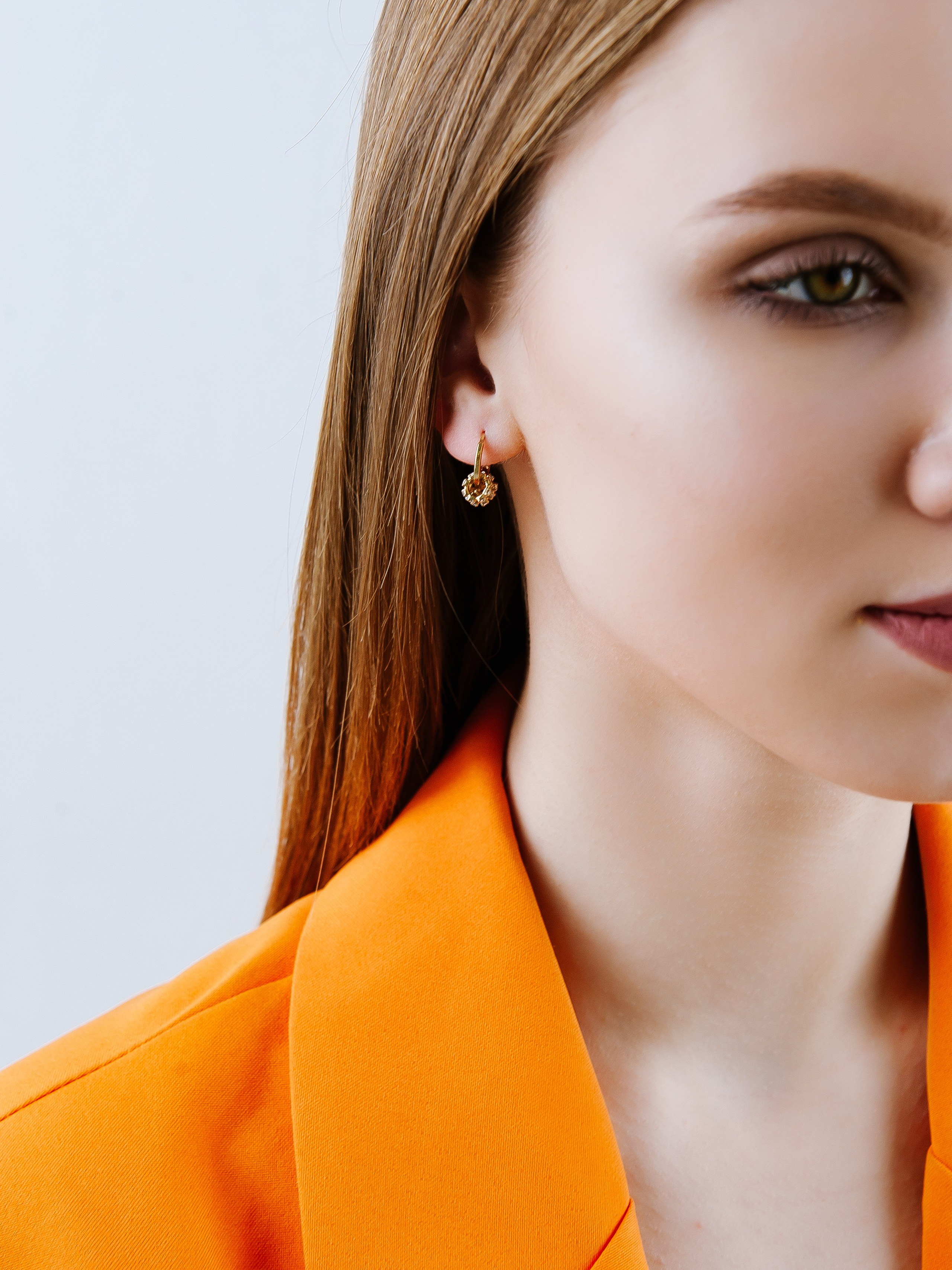 Бижутерия на модели. Ozon/wb