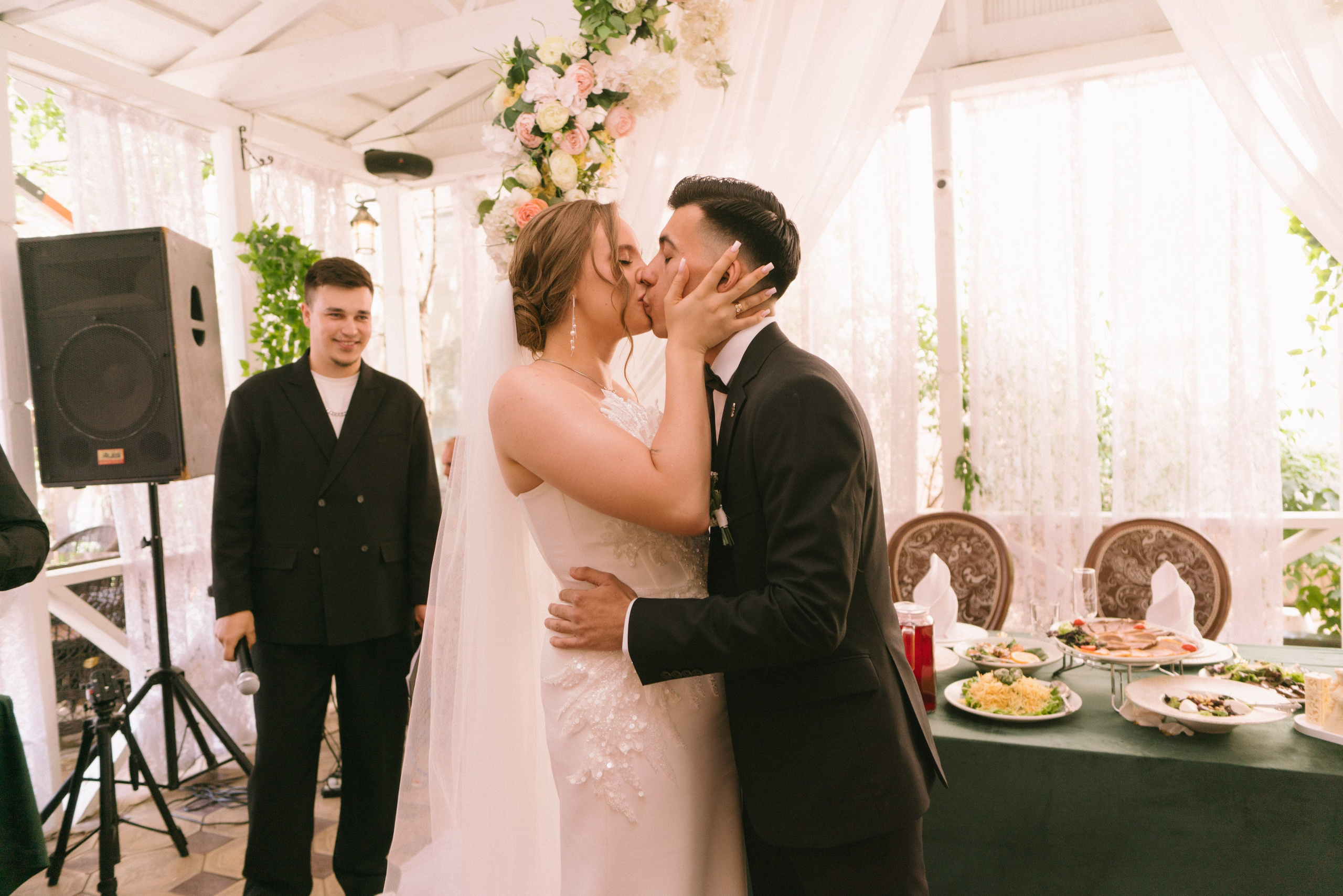 День свадьбы Руслана и Кристины. Фотограф Алматы, курс по Фотографии в Алматы. Дмитриева Наталья