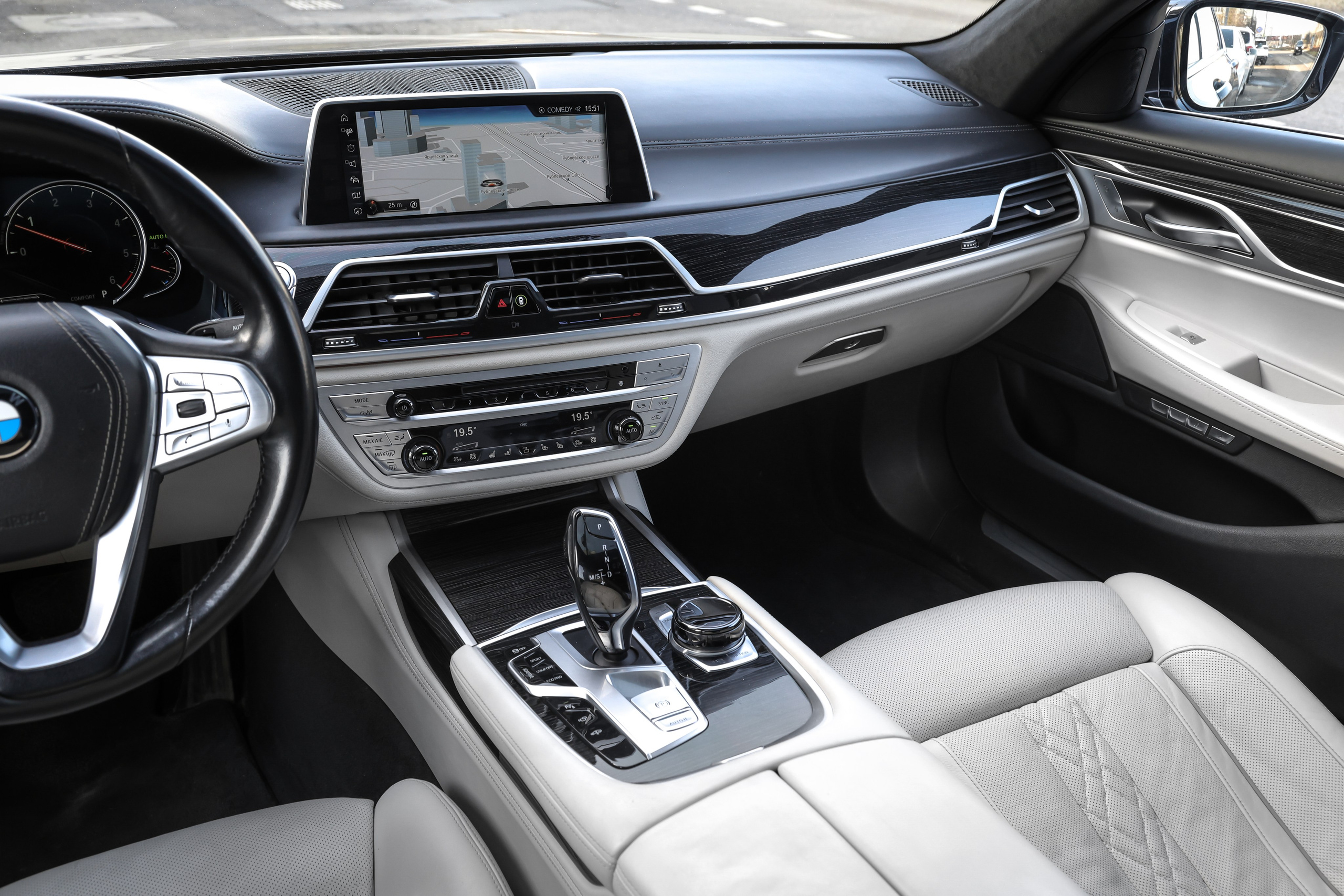 2017 BMW 750 Ld XDrive. Mixturecaptures