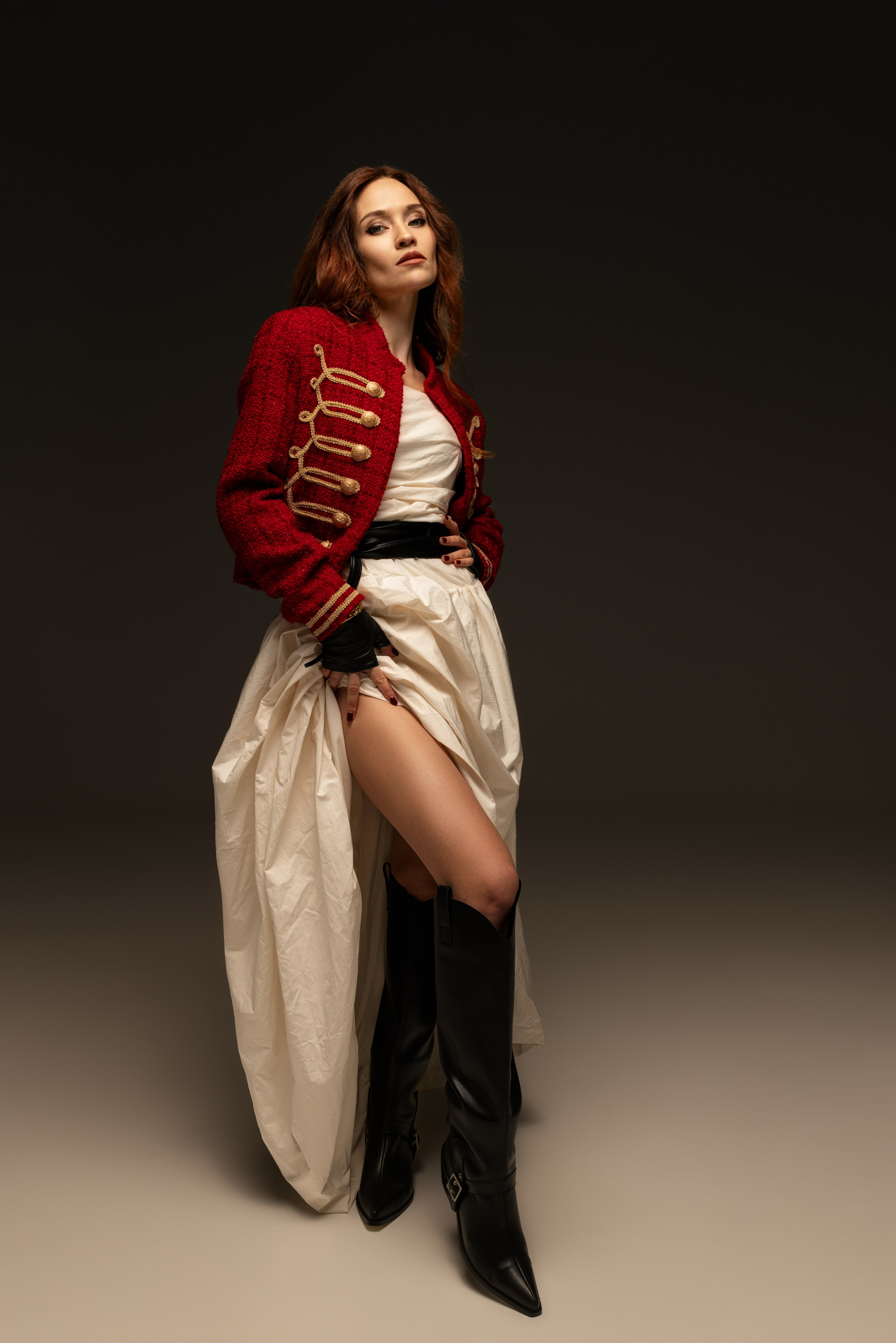 Студийная съемка с Еленой на циклораме с импульсным светом в формате для «себя». Дмитрий Шульгин, портретный фотограф в Воронеже