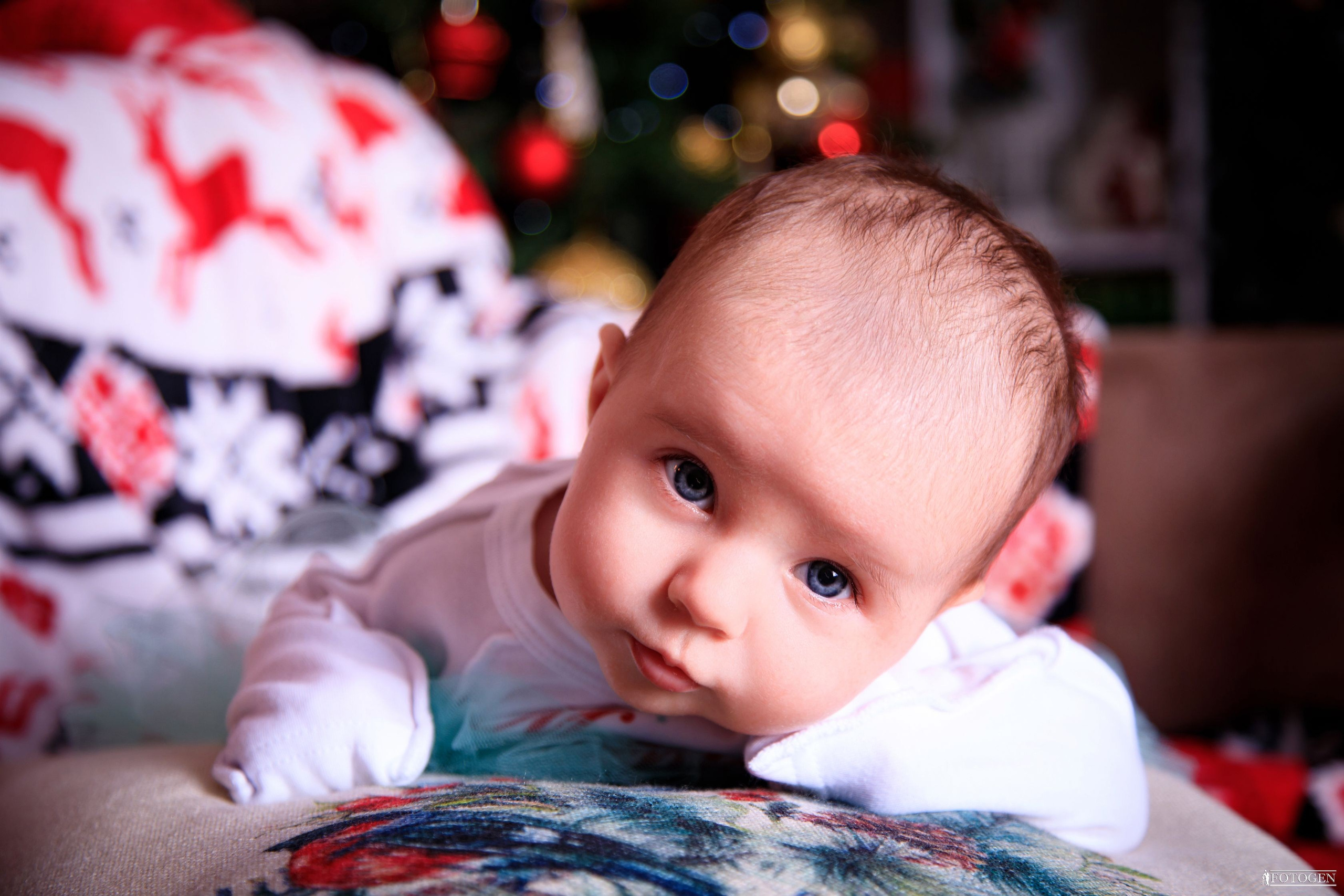 Фотостудии Fotogen я на сайте, заполняю портфолио, и seo Помоги мне написать Title, description, h1, h2 для страницы портфолио с фотосессие. Интерьерная фотостудия FOTOGEN г. Краснодар